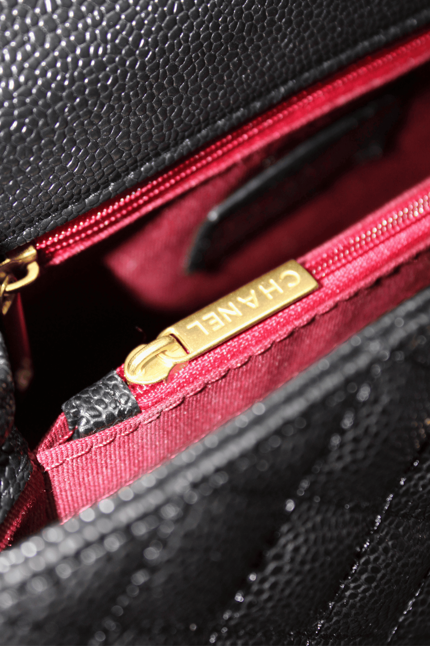 CHANEL Borsa caviar nera