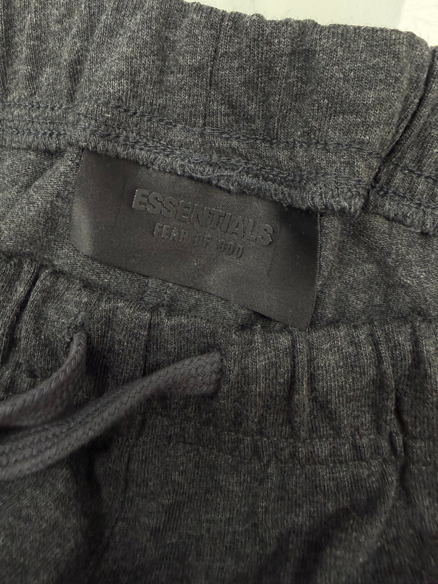 ESSENTIALS Completo Fear of God nero