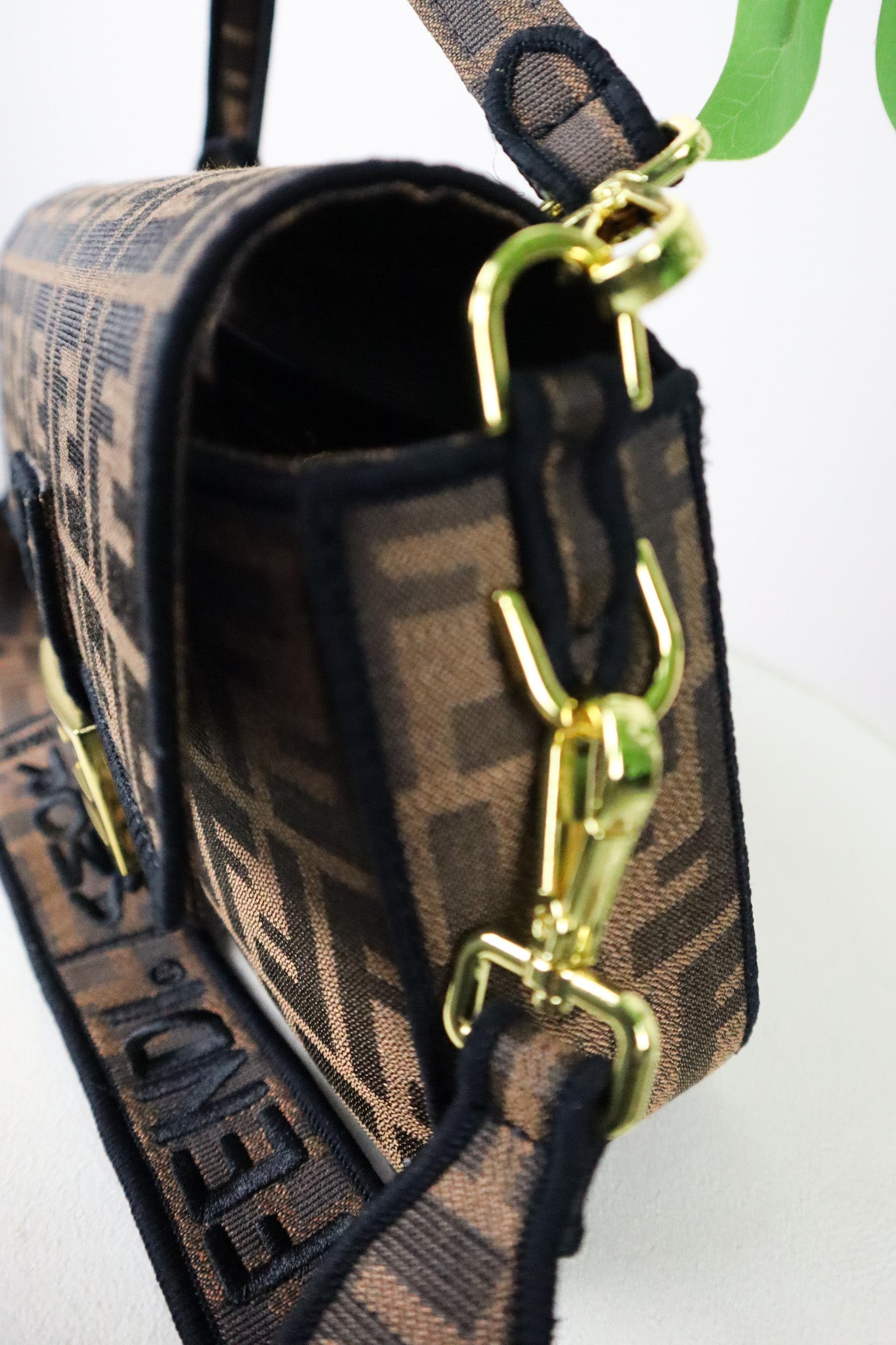 FENDI Borsa Baguette con finiture nere