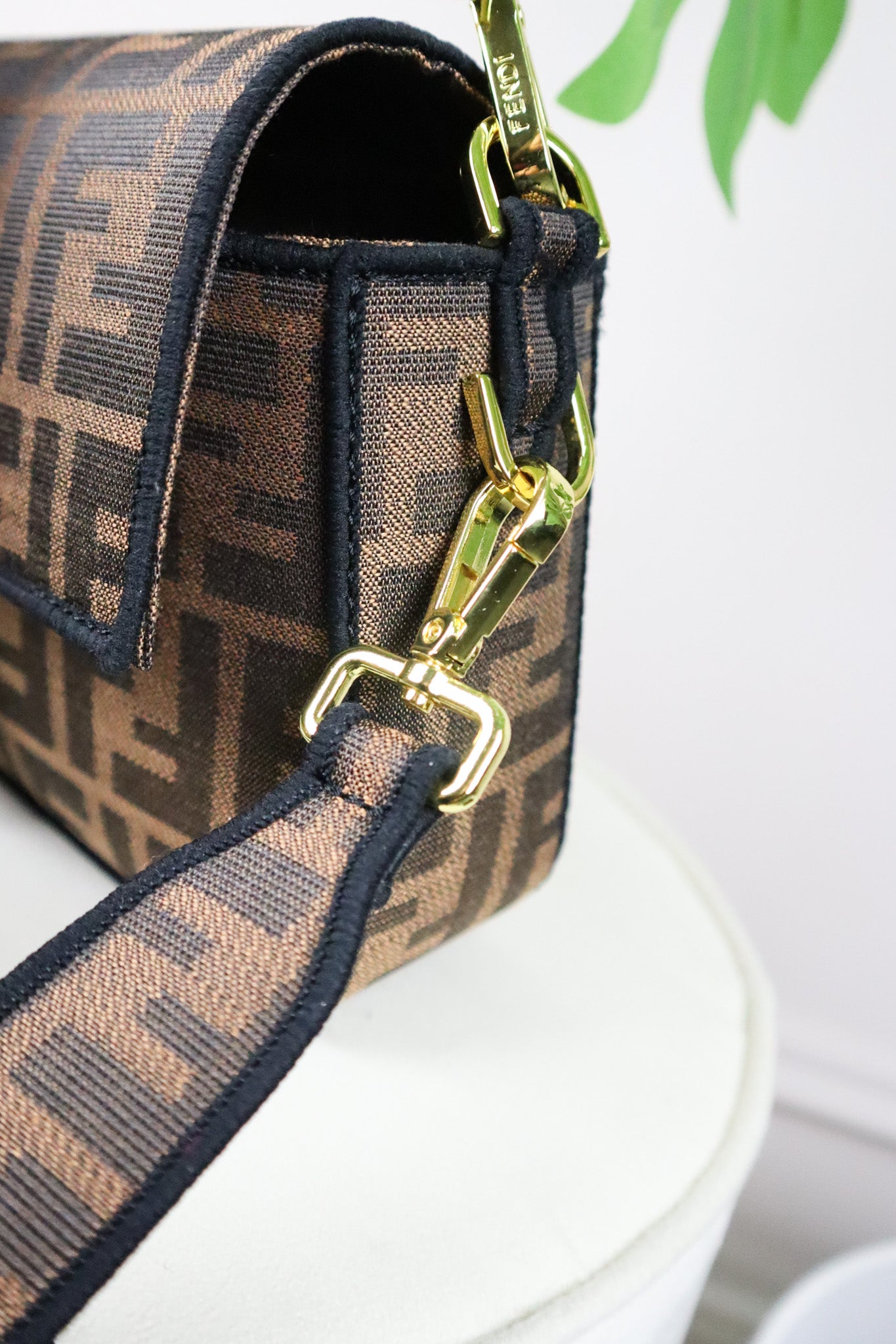 FENDI Borsa Baguette con finiture nere