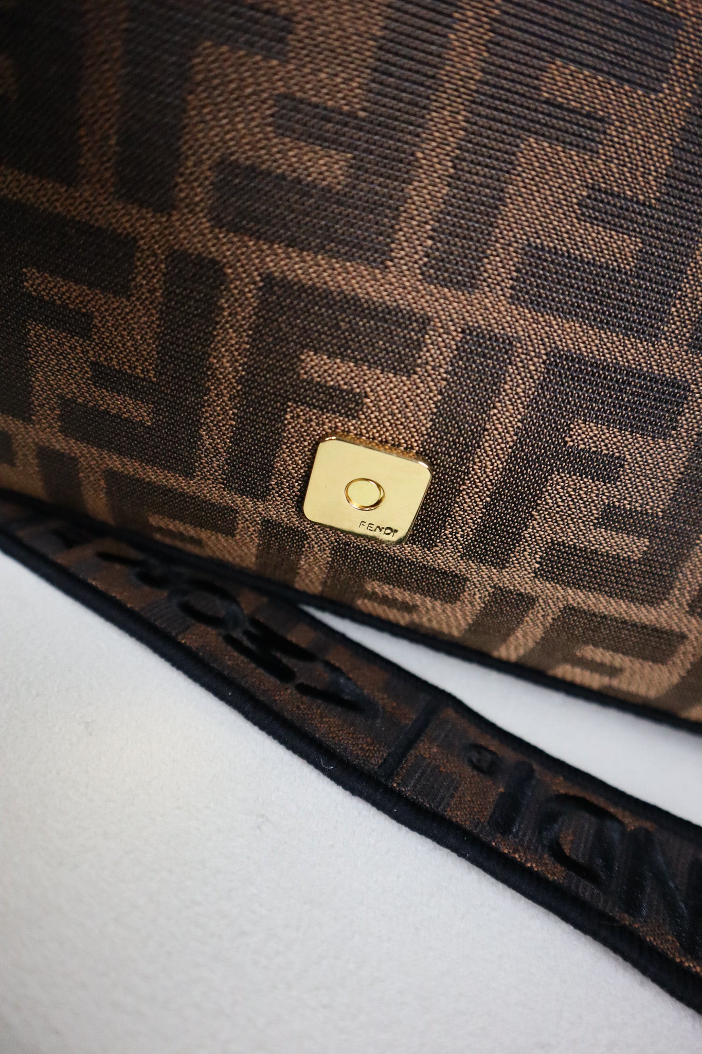 FENDI Borsa Baguette con finiture nere