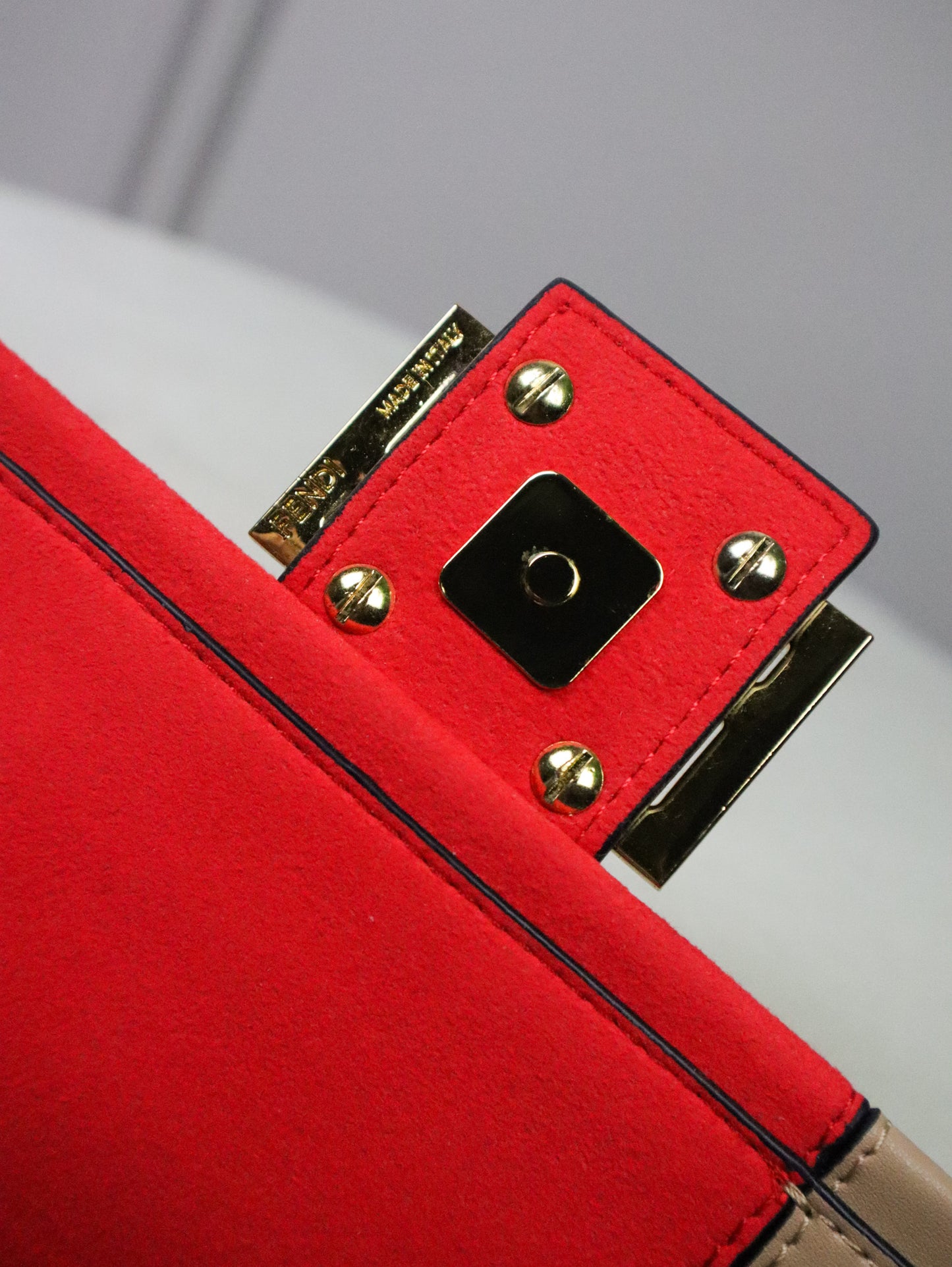 FENDI Borsa Baguette rossa e beige