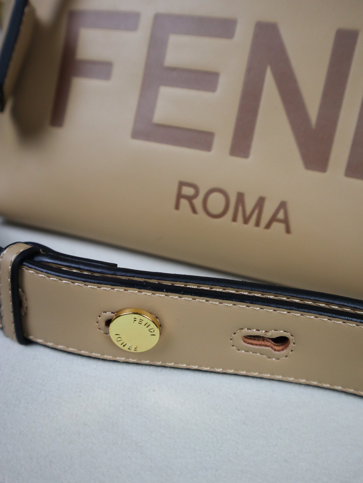 FENDI Borsa Bytheway Boston beige