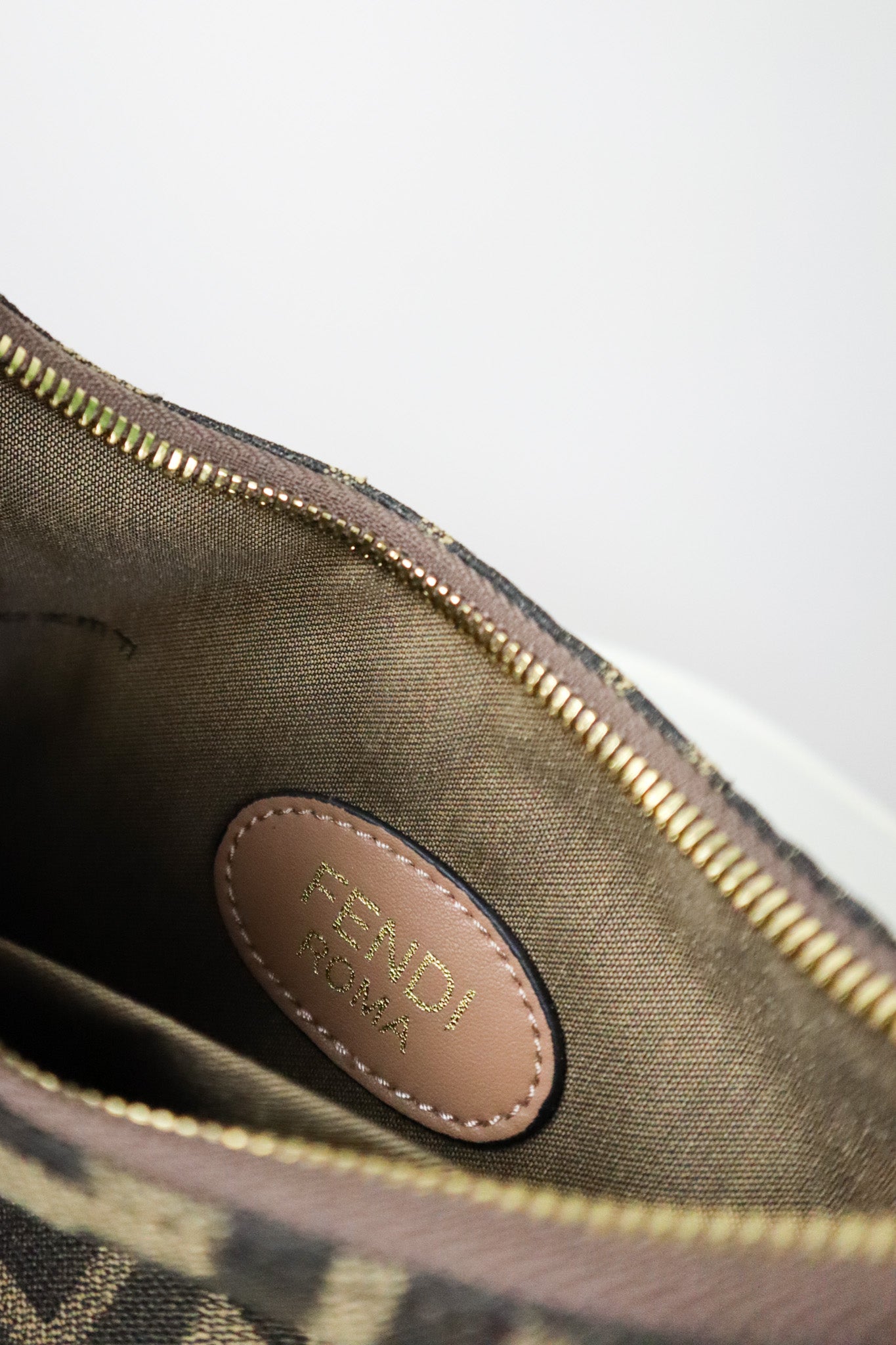 FENDI Mini Fendessence marrone