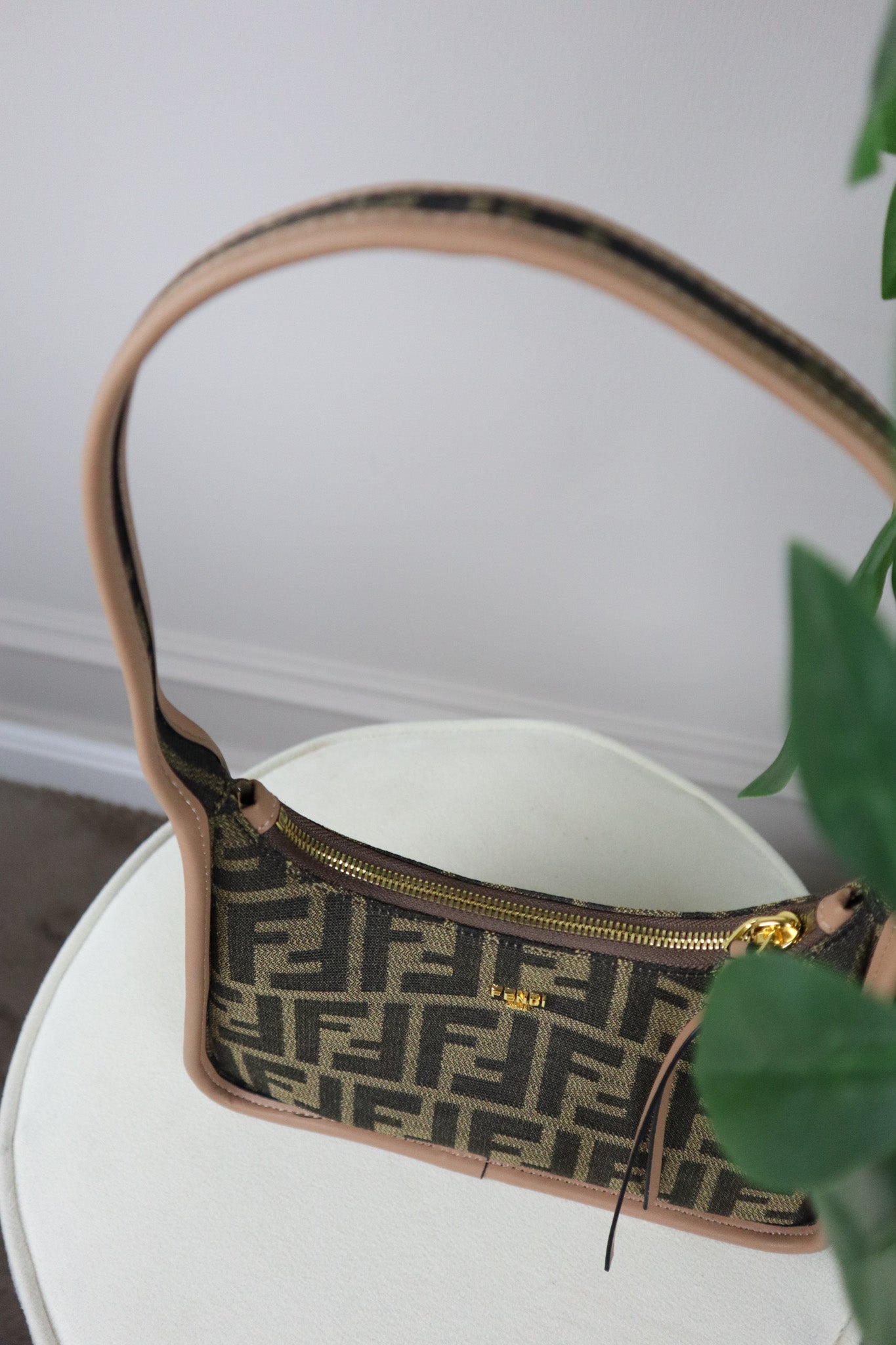 FENDI Mini Fendessence marrone