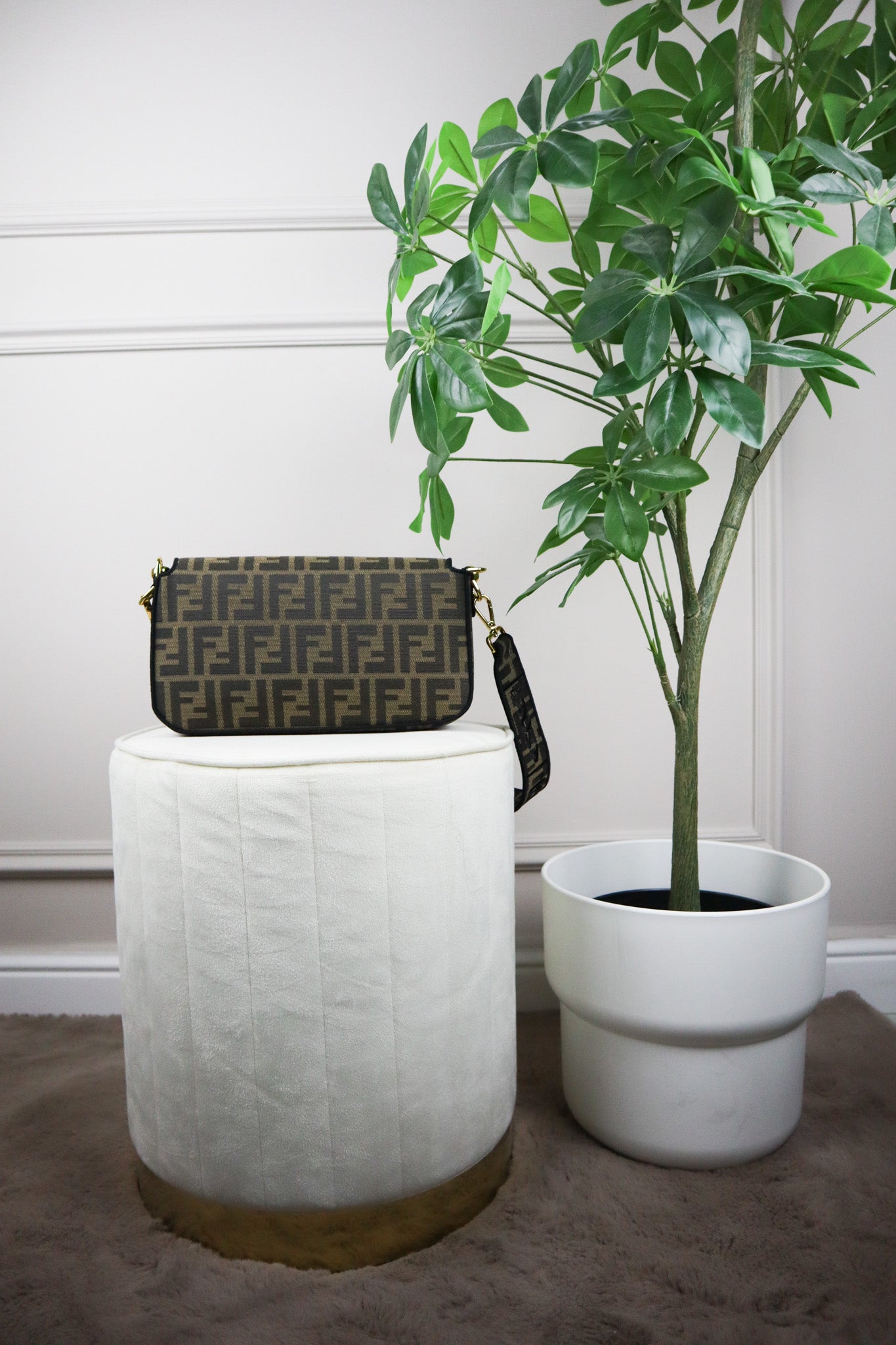 FENDI Baguette Chain Midi