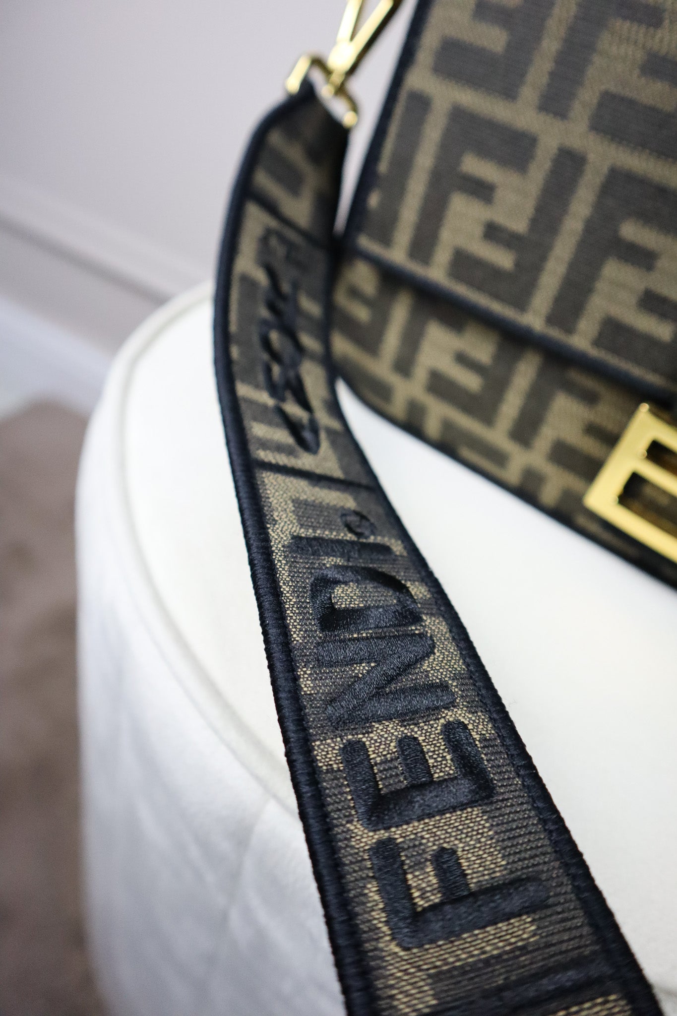 FENDI Baguette Chain Midi