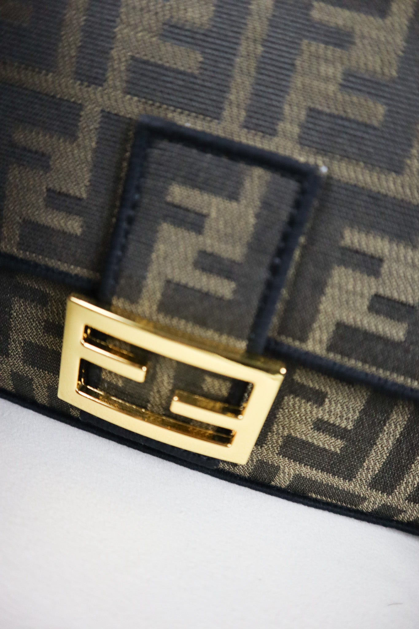 FENDI Baguette Chain Midi