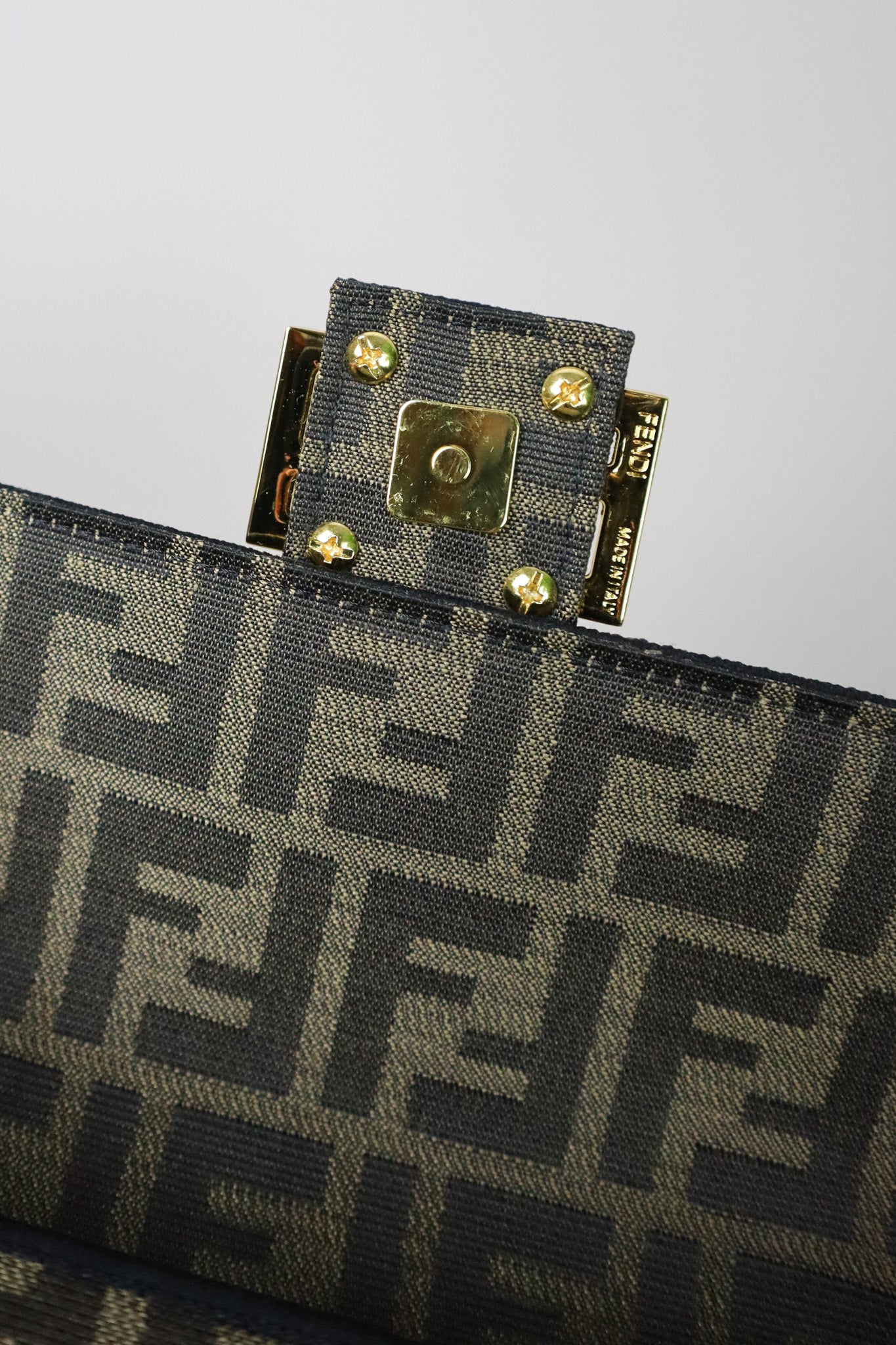 FENDI Baguette Chain Midi