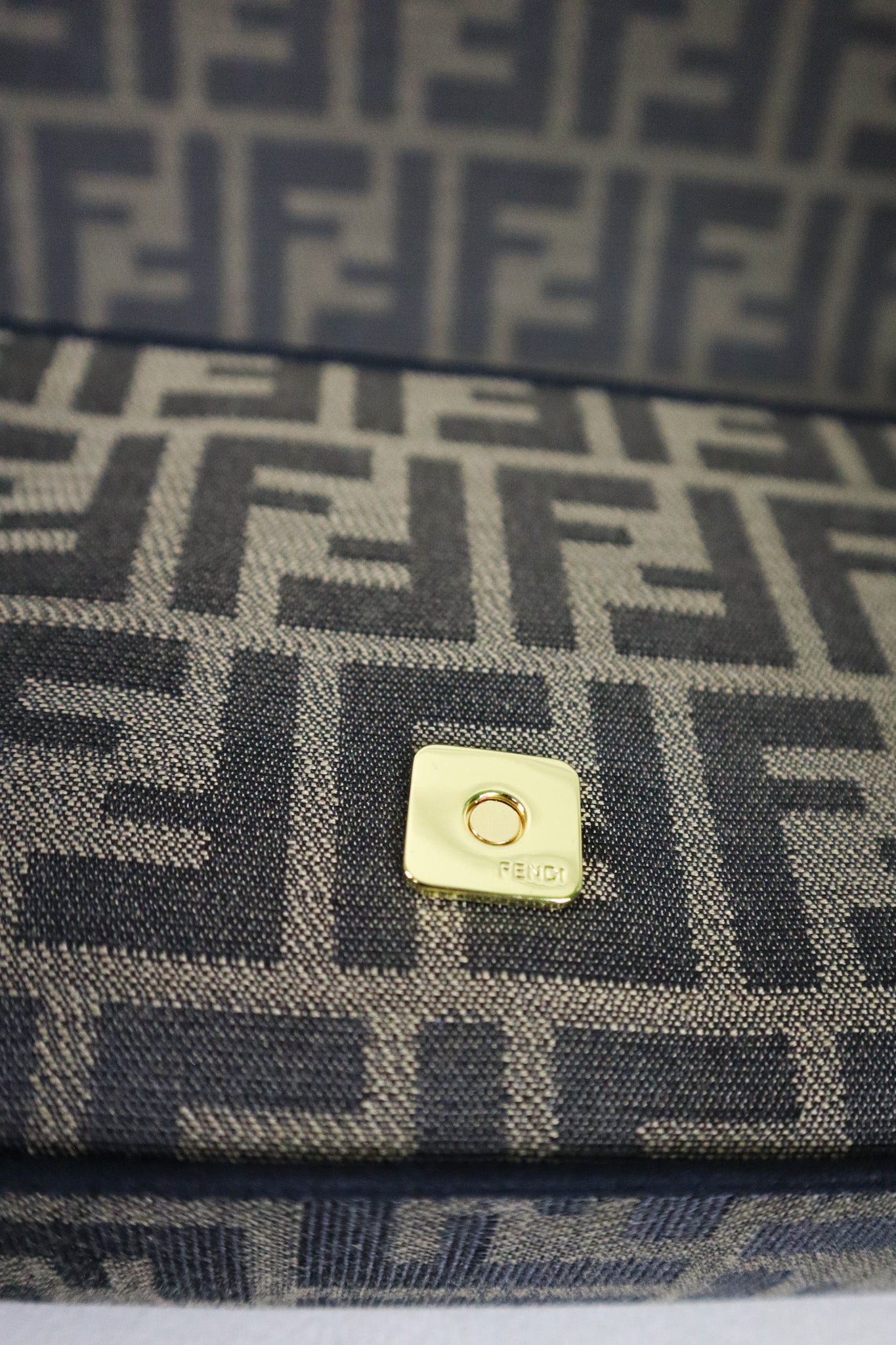 FENDI Baguette Chain Midi