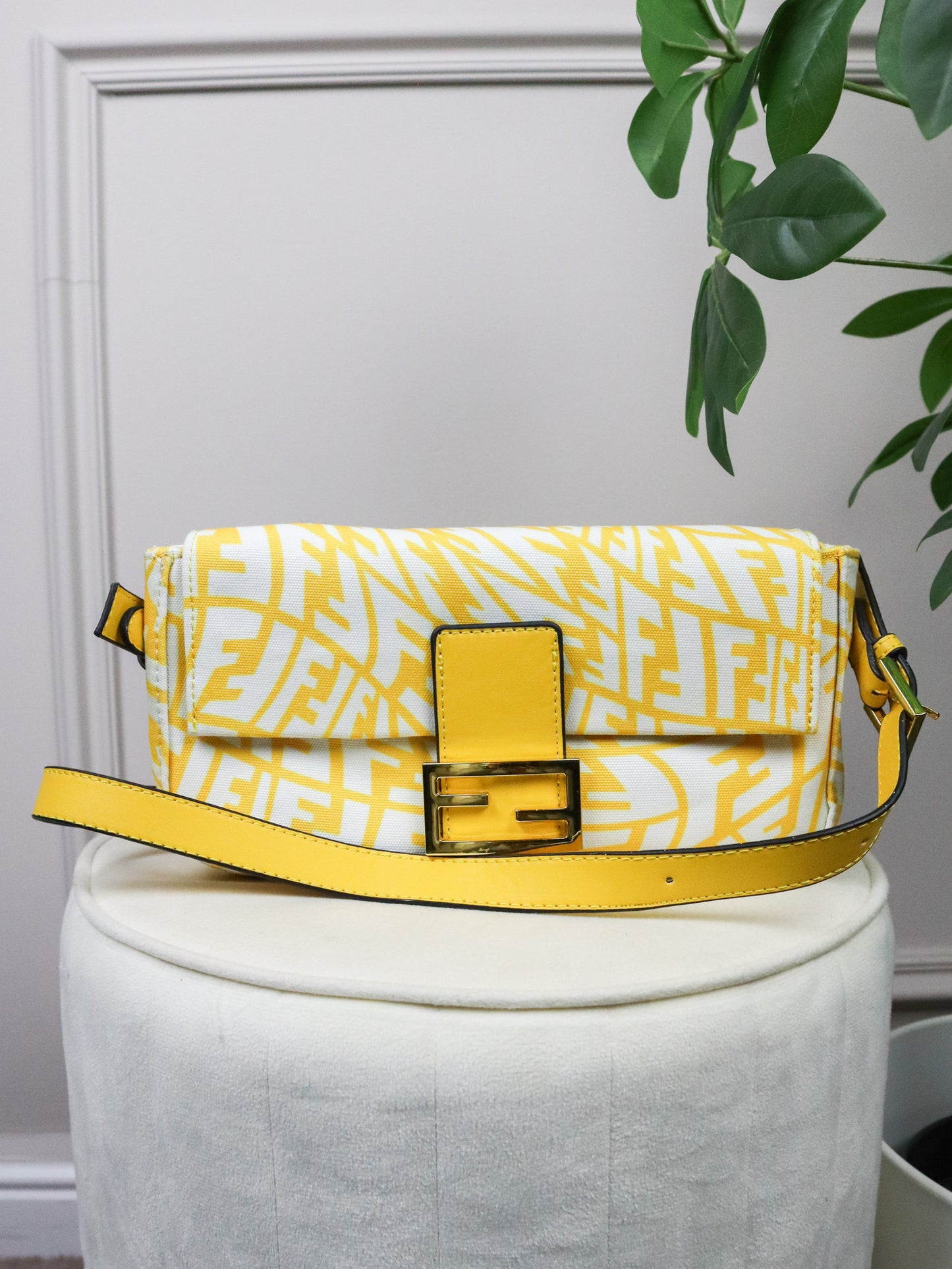 FENDI x Sarah Coleman Borsa FF Vertigo Baguette 1997 gialla