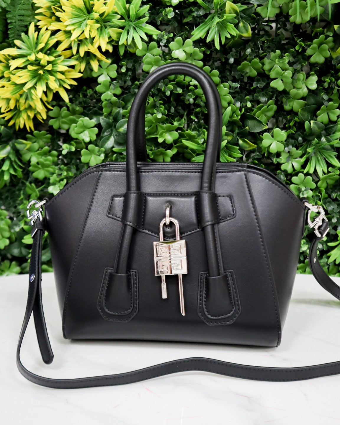 GIVENCHY Borsa Antigona Lock Mini nera