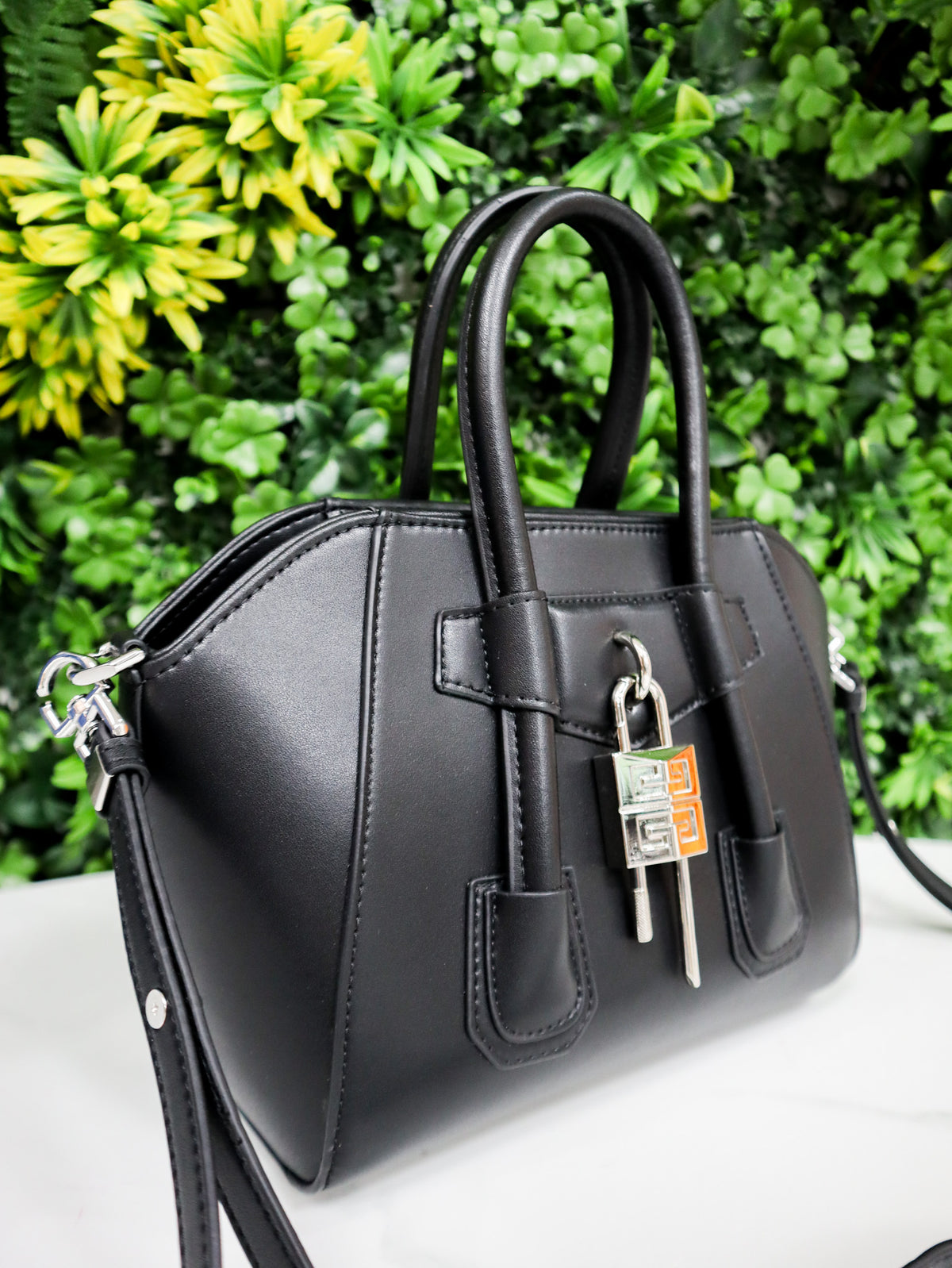 GIVENCHY Borsa Antigona Lock Mini nera