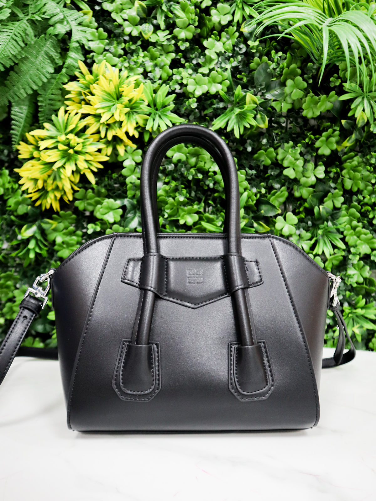 GIVENCHY Borsa Antigona Lock Mini nera