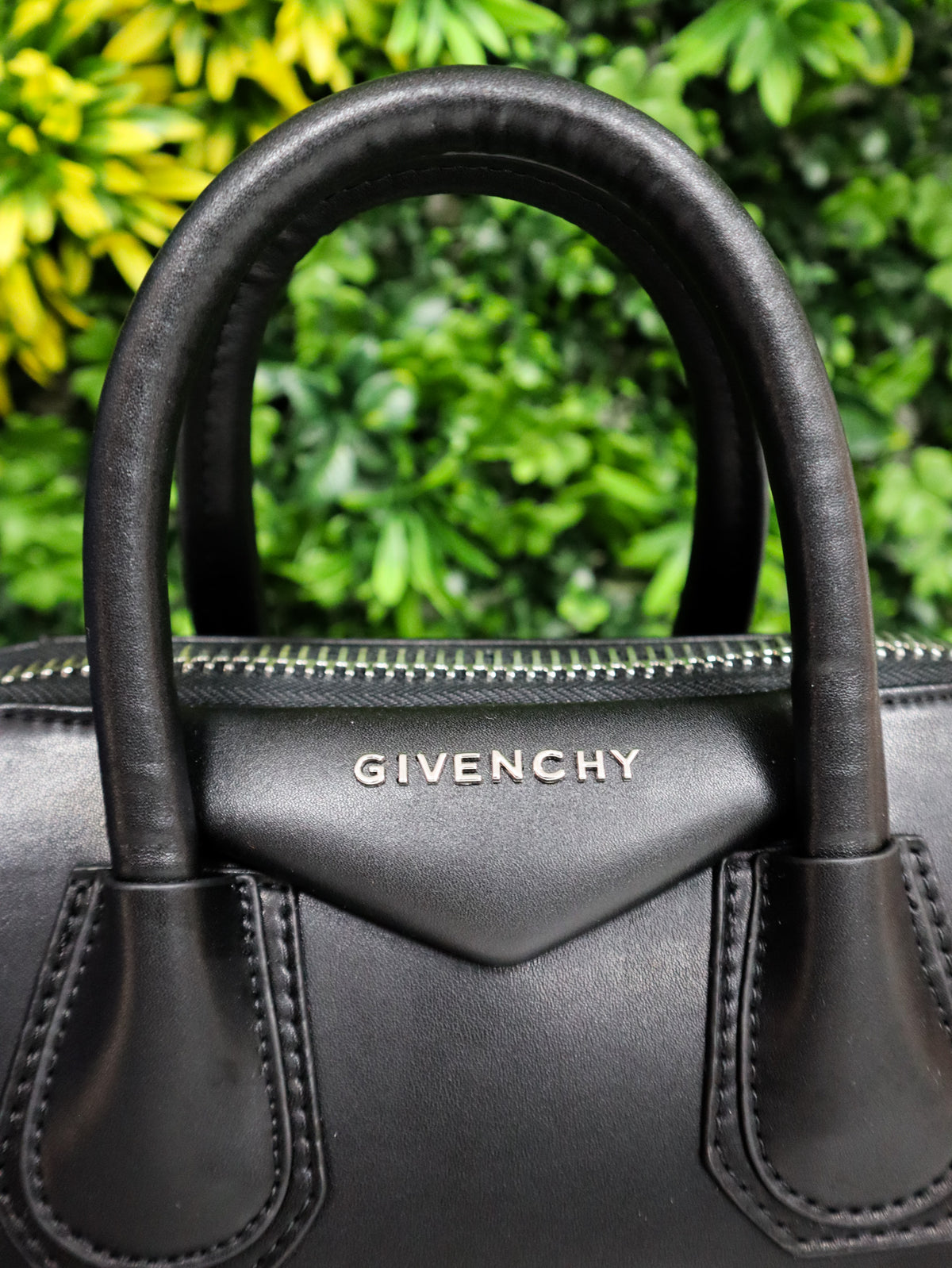 GIVENCHY Borsa Antigona Mini nera