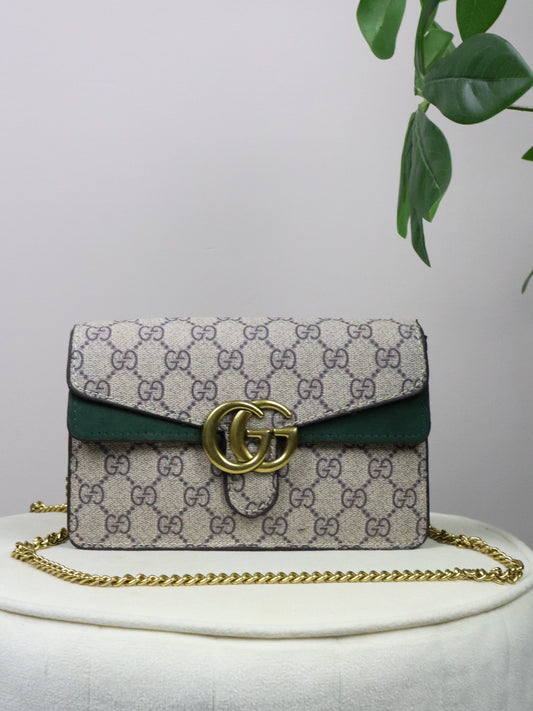 GUCCI Borsa GG Marmont Wallet on Chain beige e verde