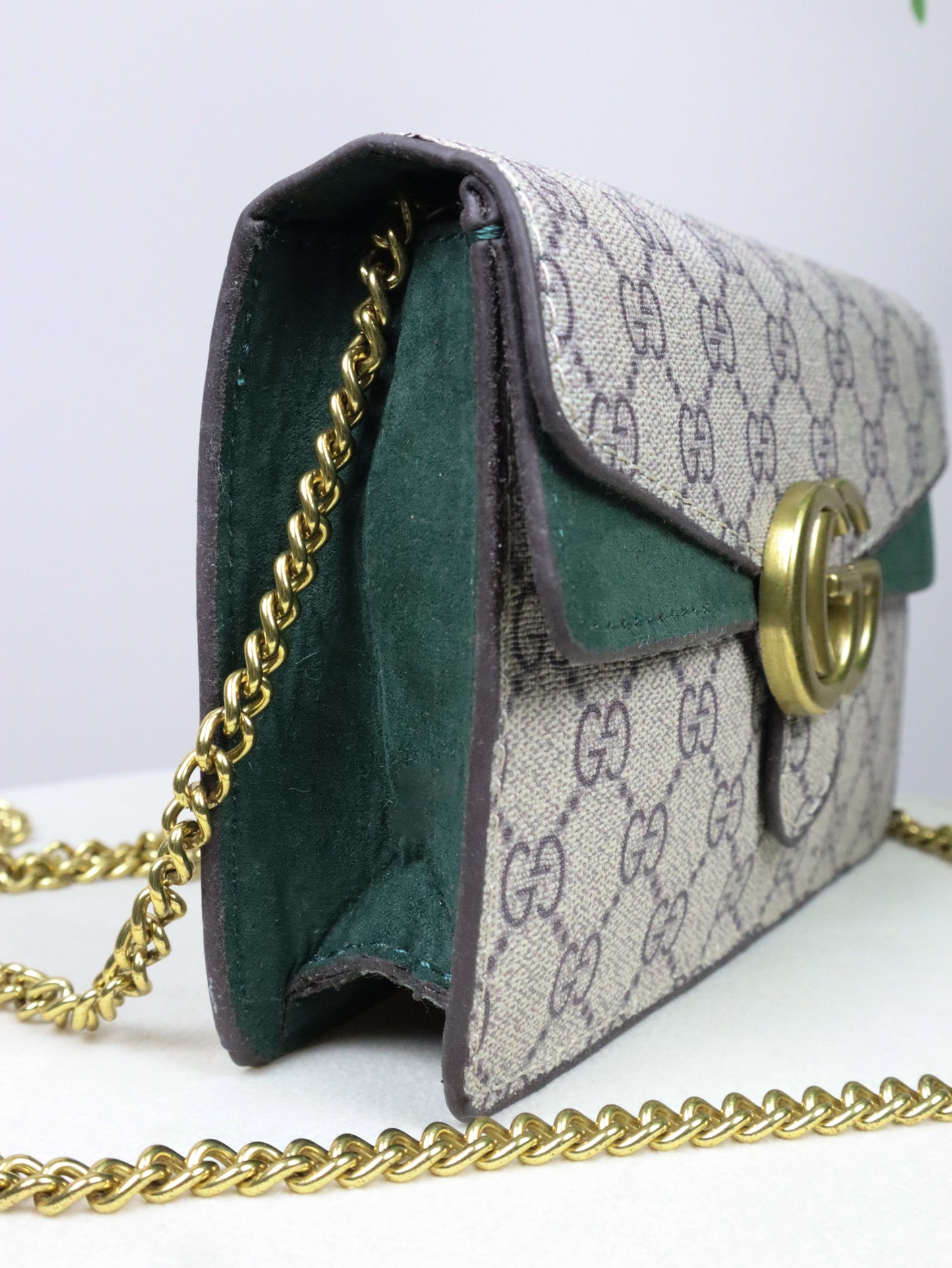 GUCCI Borsa GG Marmont Wallet on Chain beige e verde