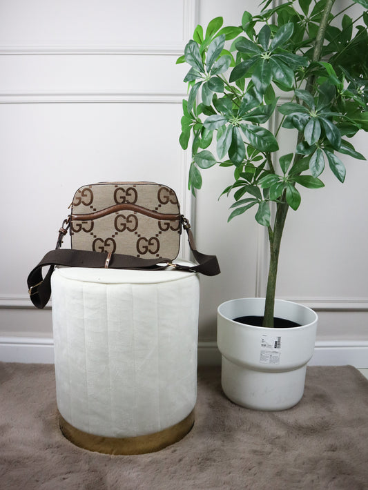 GUCCI Borsa a tracolla in tessuto jumbo GG