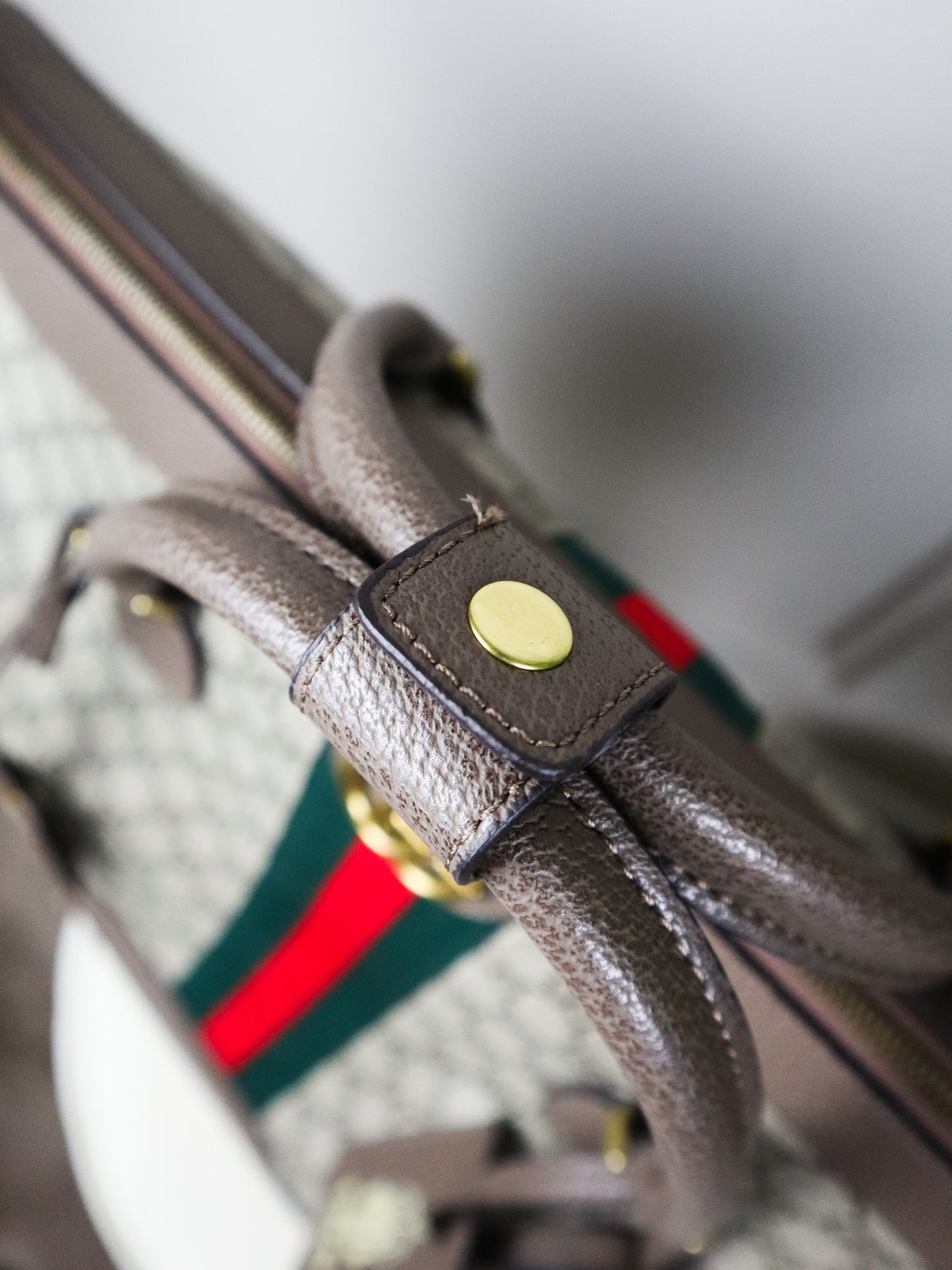 GUCCI Borsa shopping Ophidia GG marrone