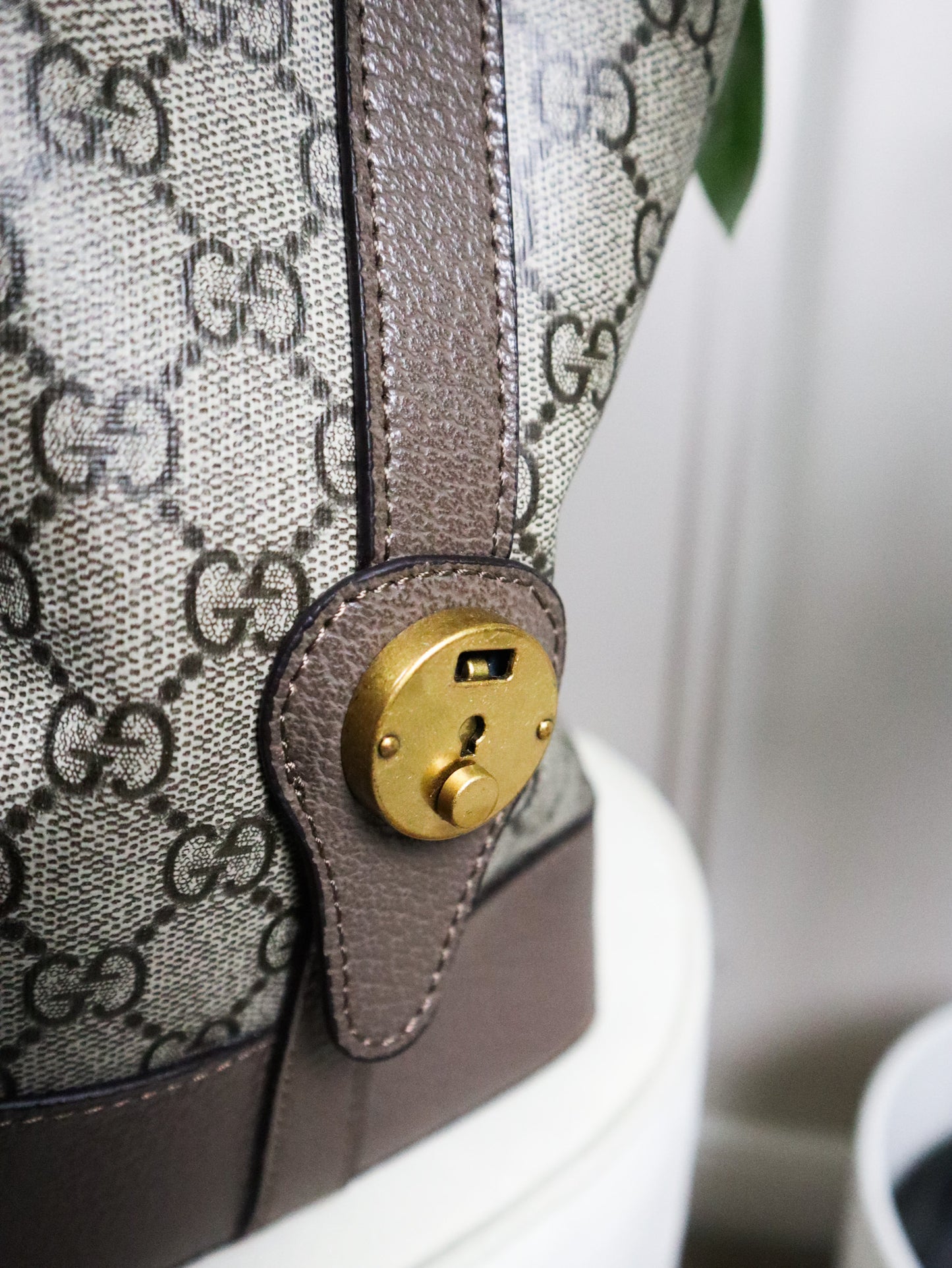 GUCCI Borsa shopping Ophidia GG marrone