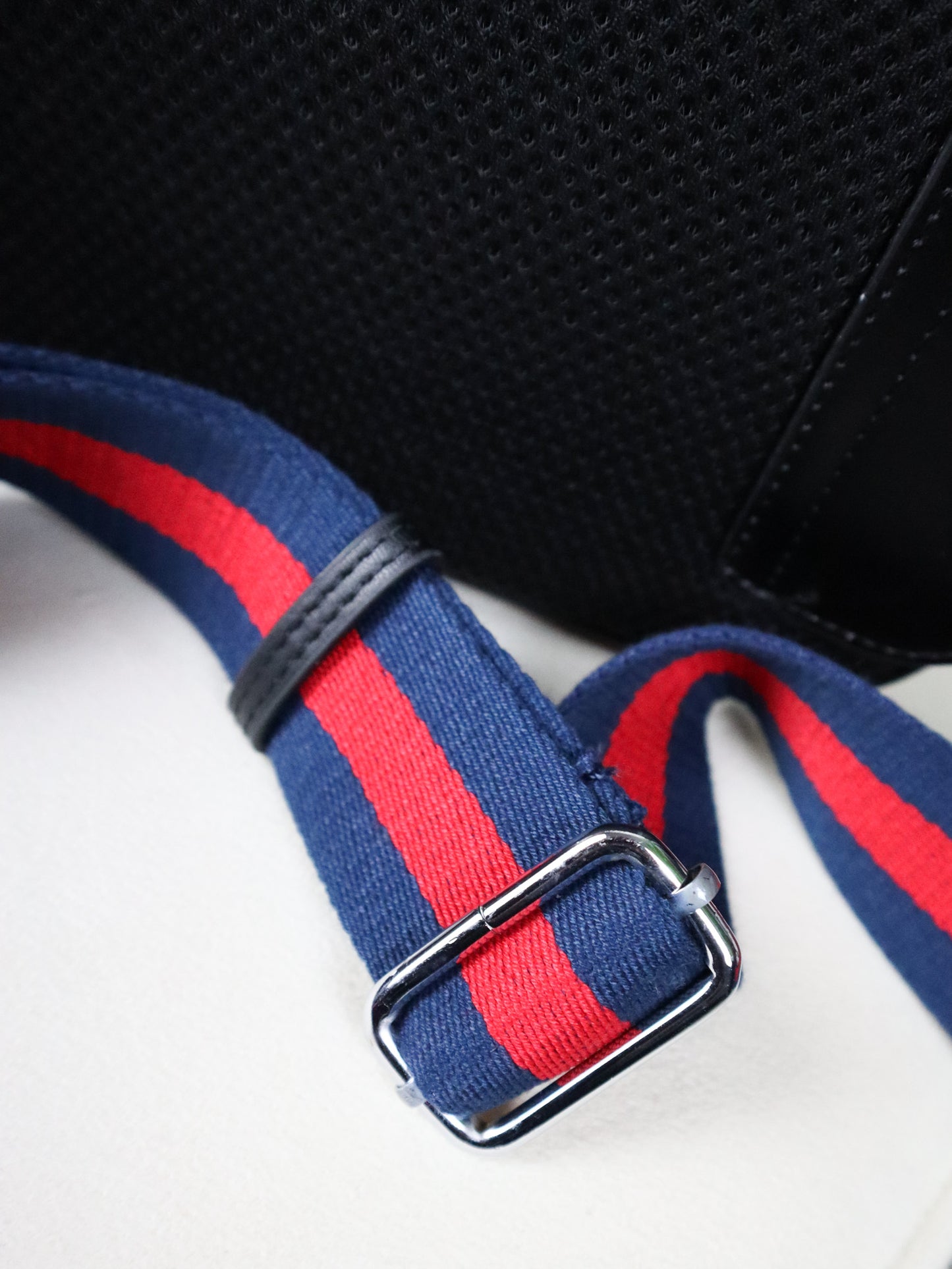 GUCCI Marsupio GG nero e marrone mini