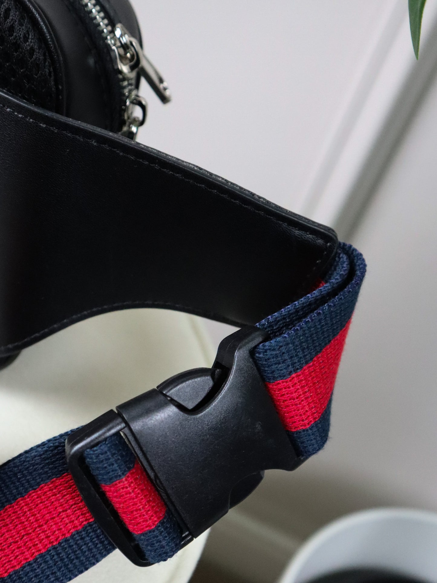 GUCCI Marsupio GG nero mini