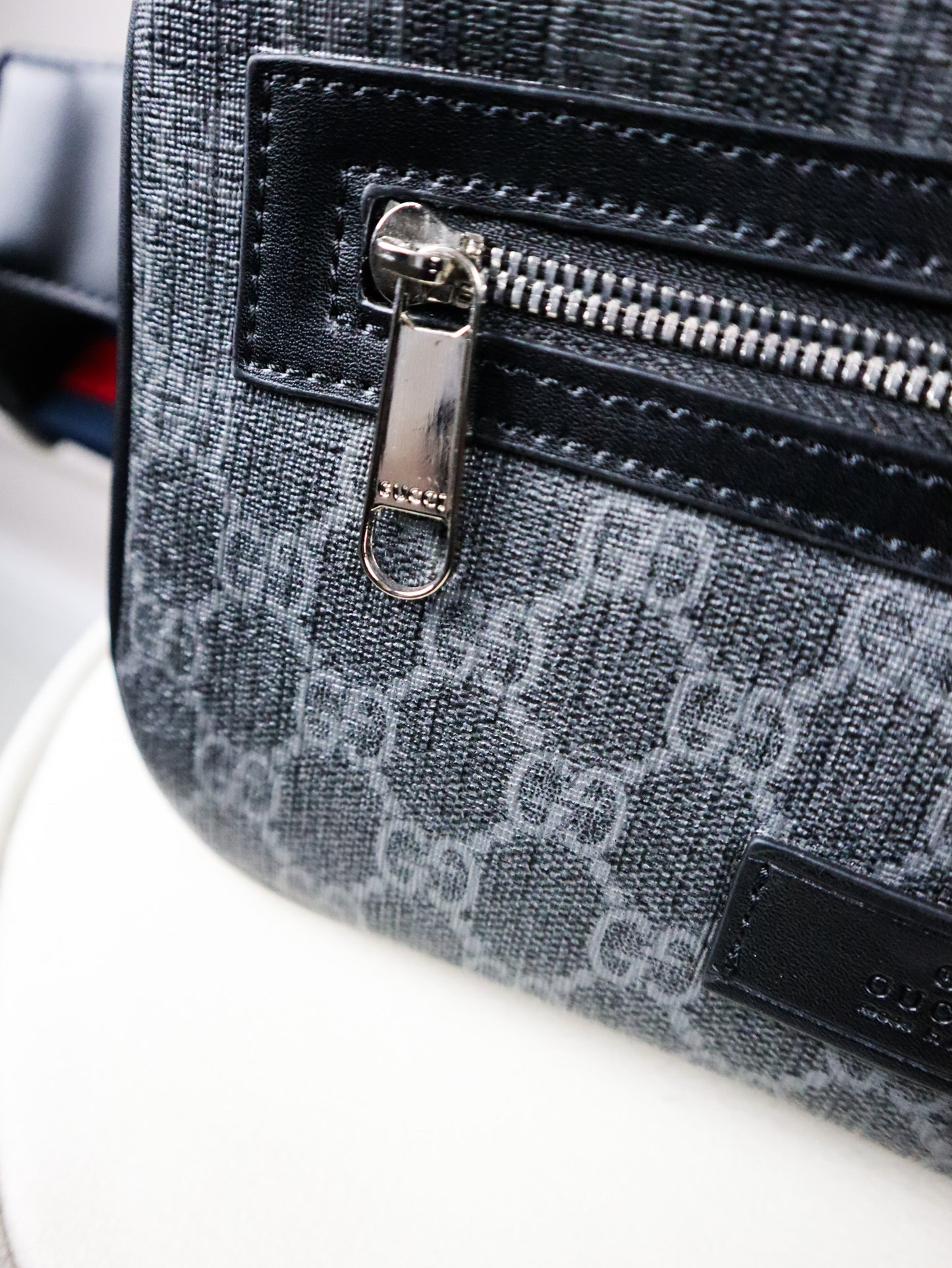 GUCCI Marsupio GG nero mini