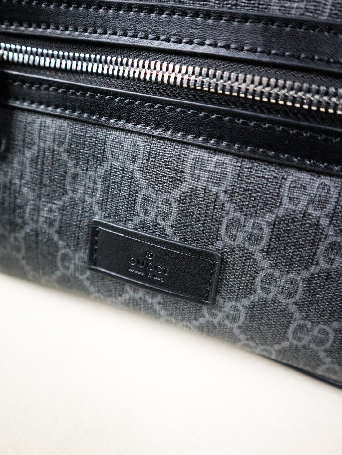 GUCCI Marsupio GG nero mini