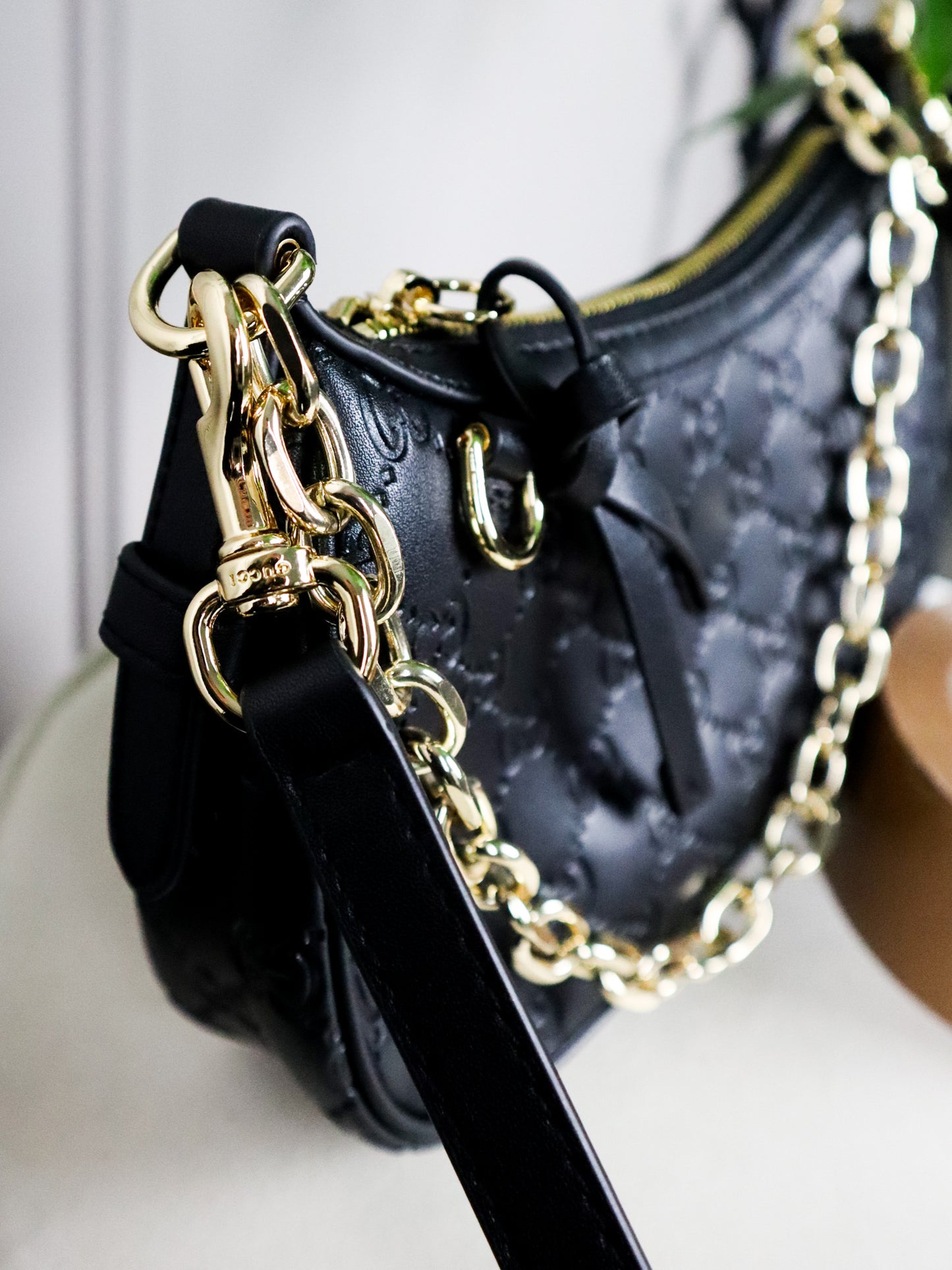 GUCCI Mini borsa a spalla GG Emblem nera