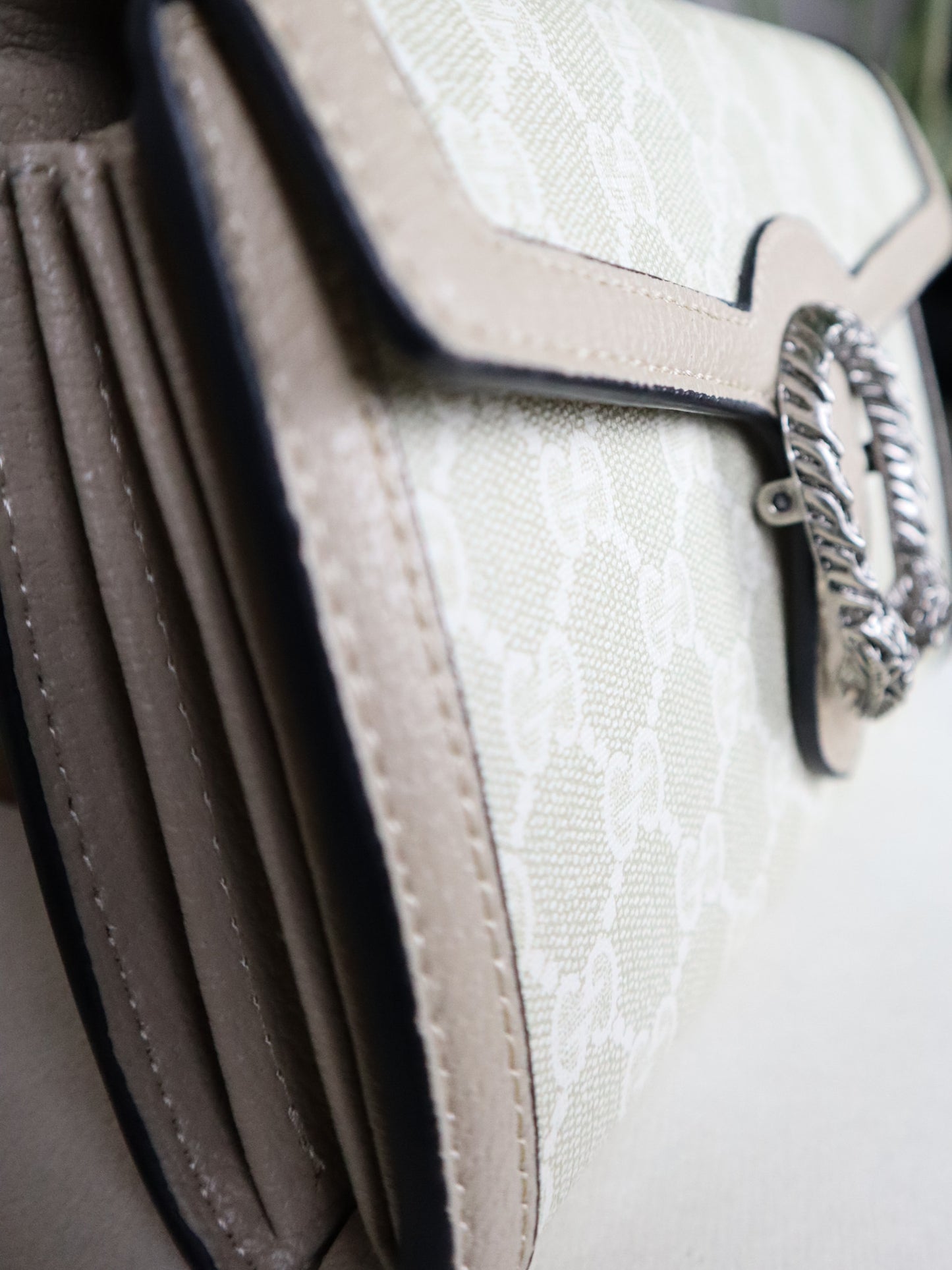 GUCCI Sac mini Dionysus cuir et toile GG beige