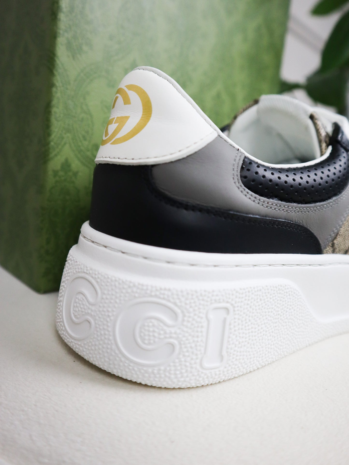 GUCCI Scarpe GG Supreme Sneaker Beige Ebano