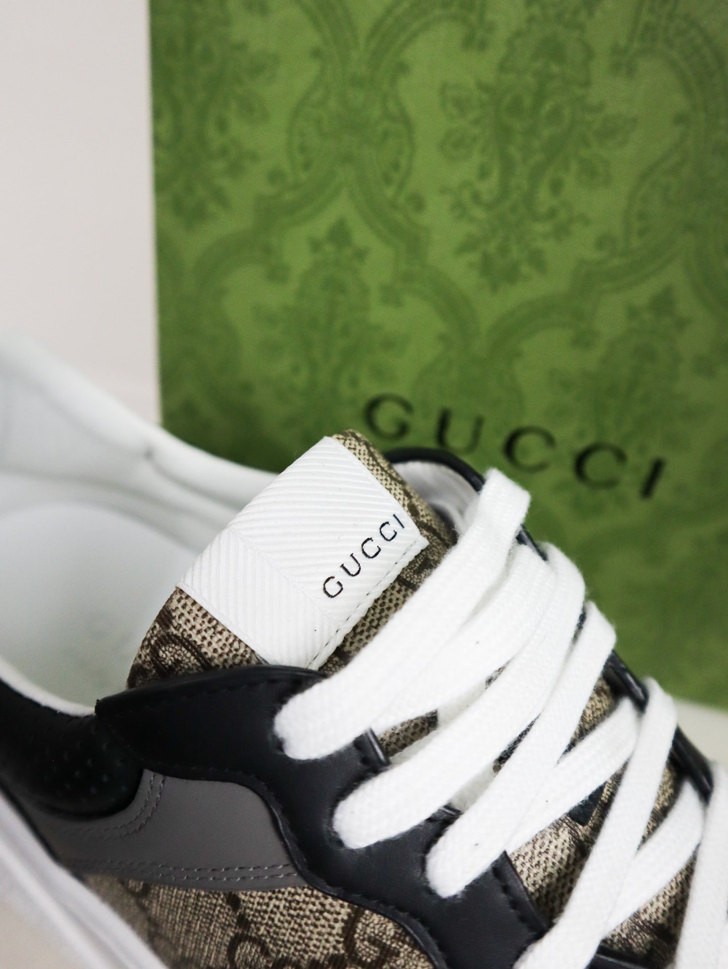 GUCCI Scarpe GG Supreme Sneaker Beige Ebano