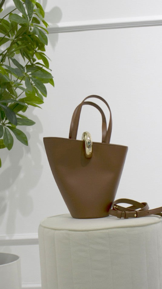 JACQUEMUS Borsa a Secchiello Le Petit Bambola marrone