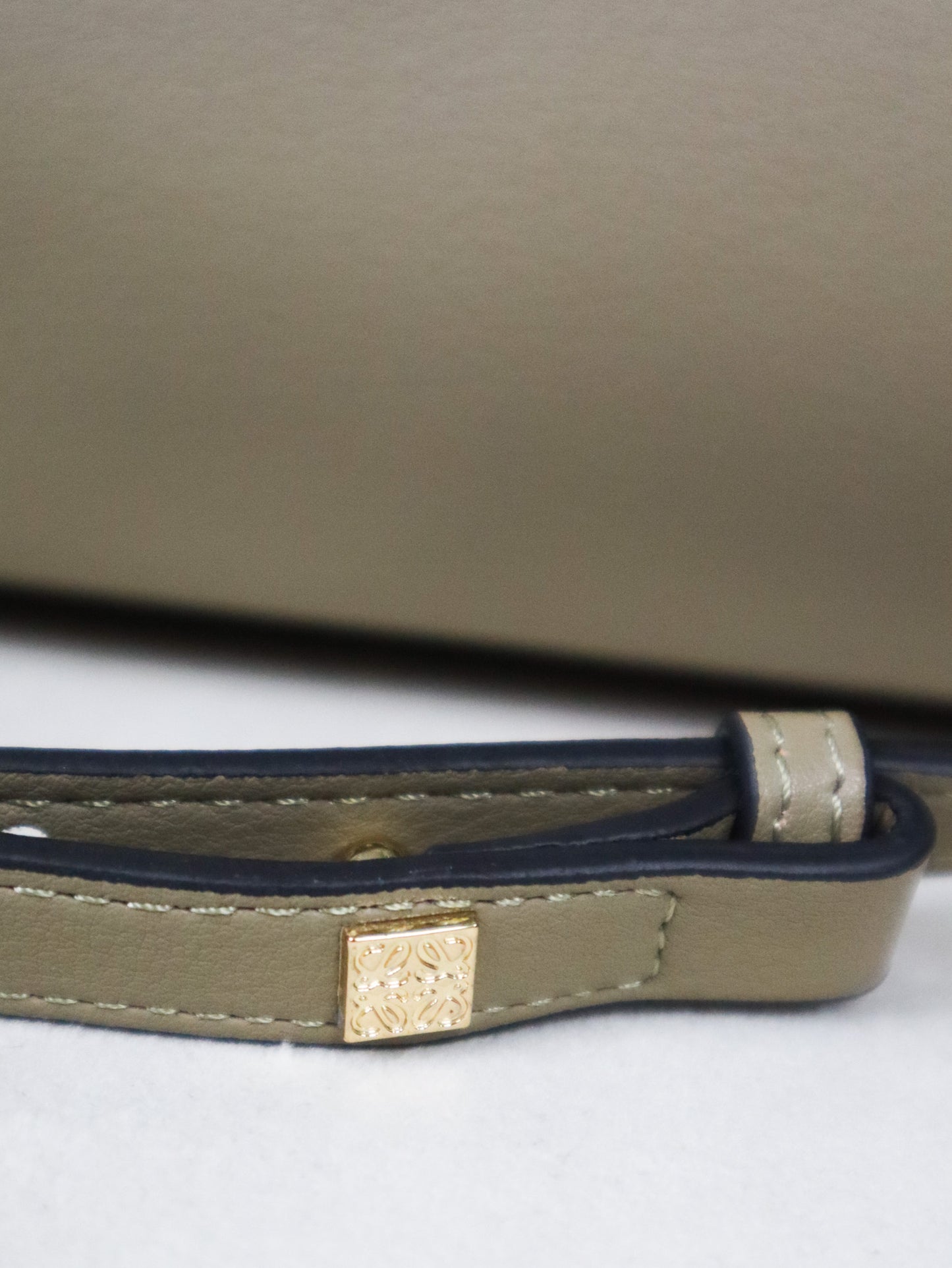 LOEWE Borsa Flamenco Clutch media beige