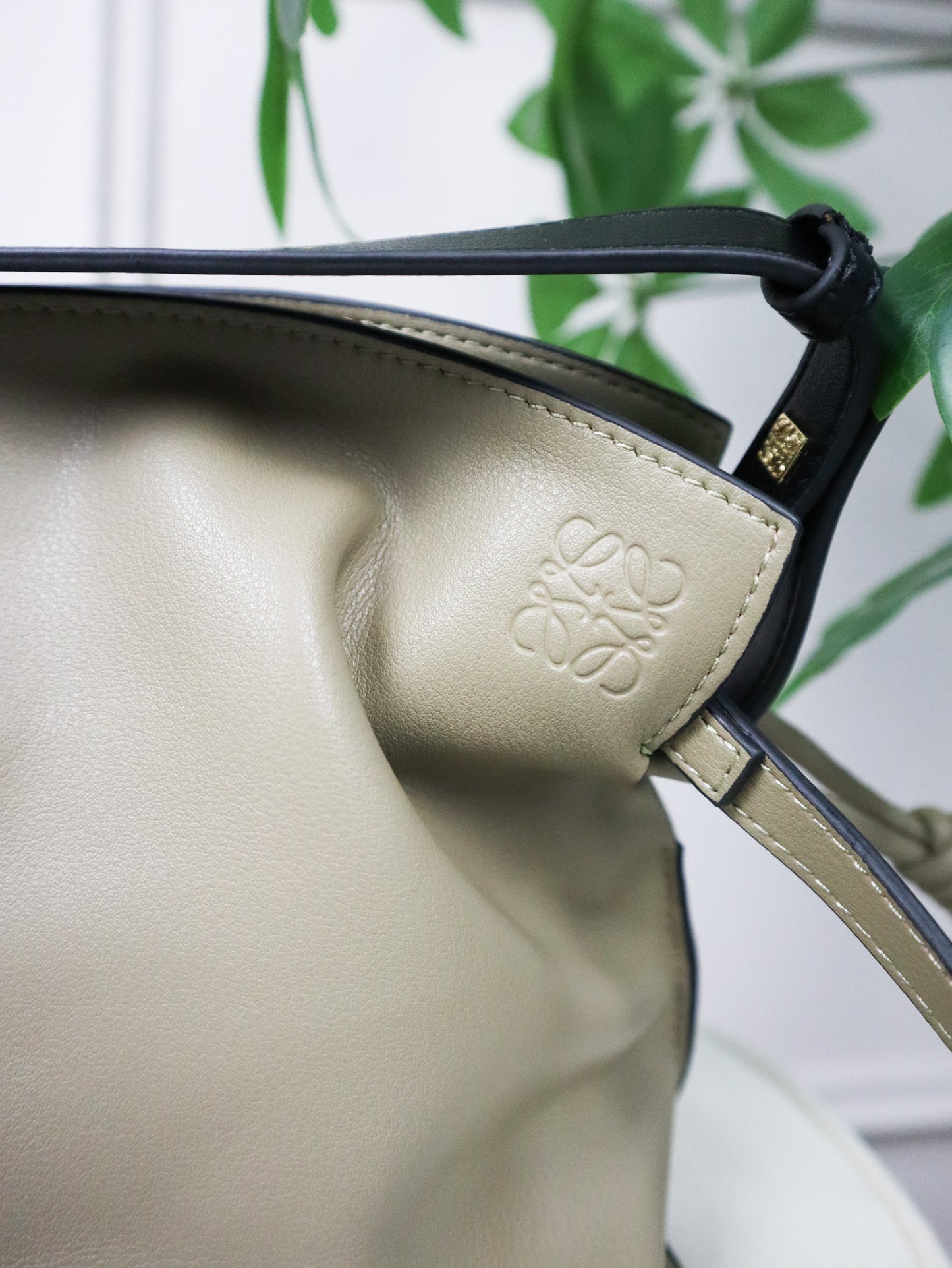 LOEWE Borsa Flamenco Clutch media beige