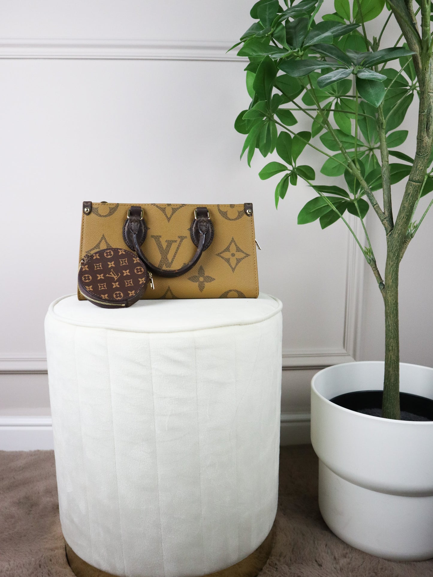 Louis Vuitton Borsa OnTheGo East West con catenella