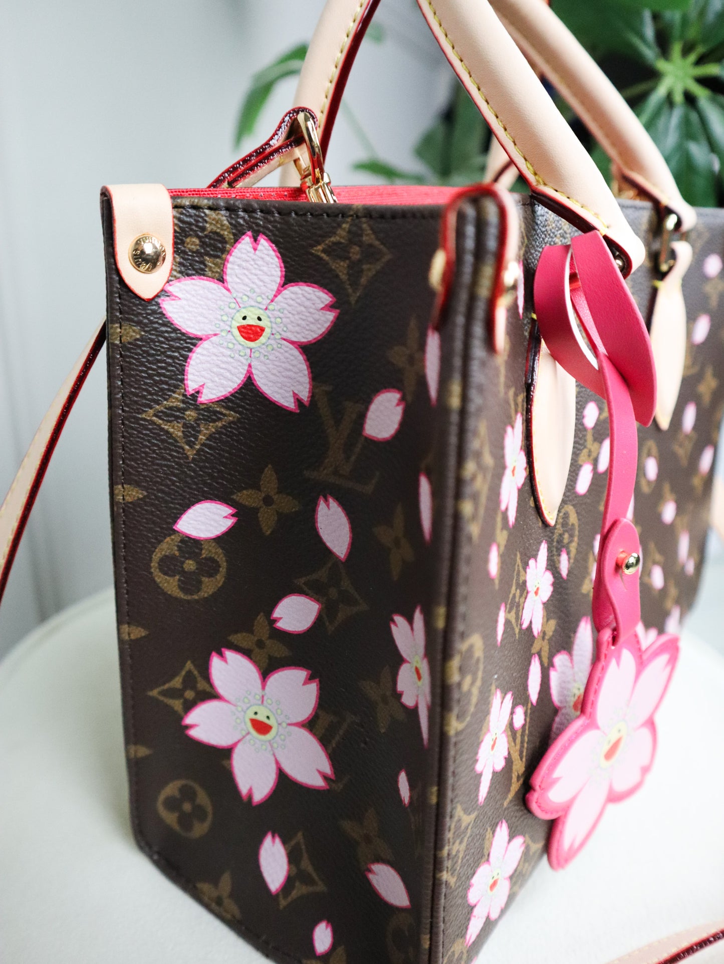 LOUIS VUITTON × Takashi Murakami OnTheGo PM fiore di ciliegio