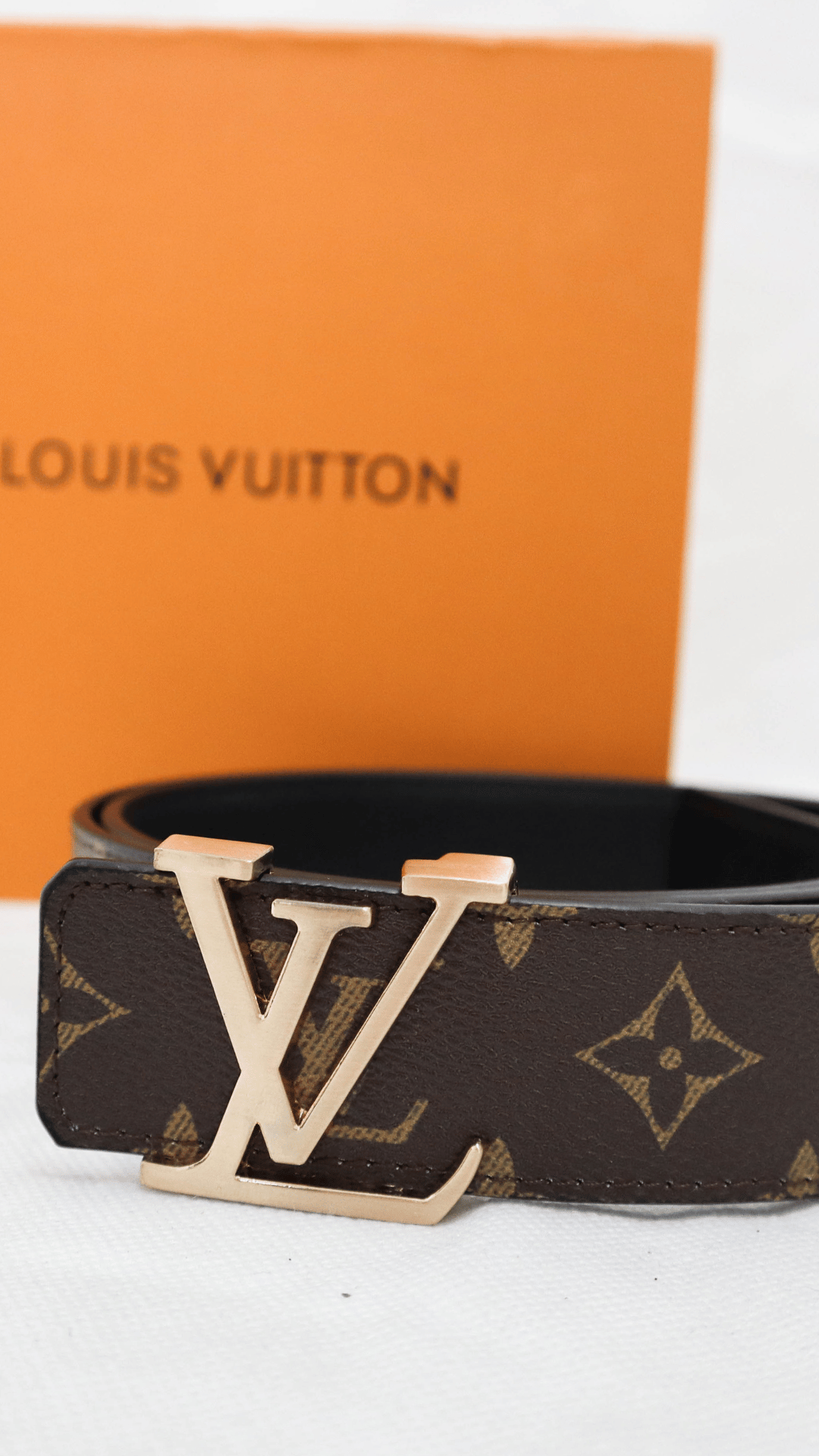 Louis Vuitton Cintura Initiales monogram fibbia oro