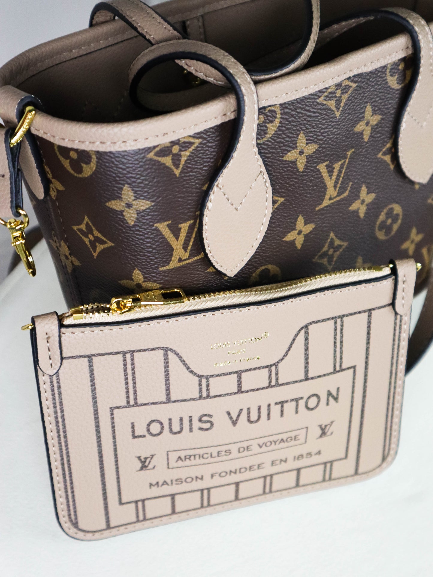 Louis Vuitton Neverfull Bandoulière Inside Out BB
