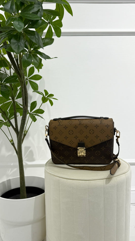 Louis Vuitton Pochette Métis Monogram Reverse Canvas