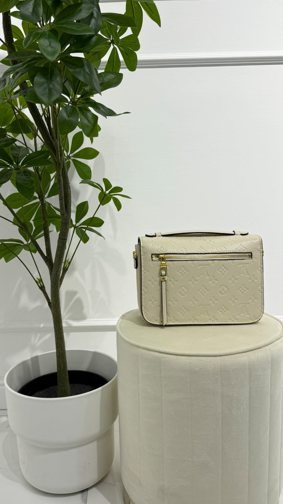Louis Vuitton Pochette Métis Pelle Monogram Empreinte panna