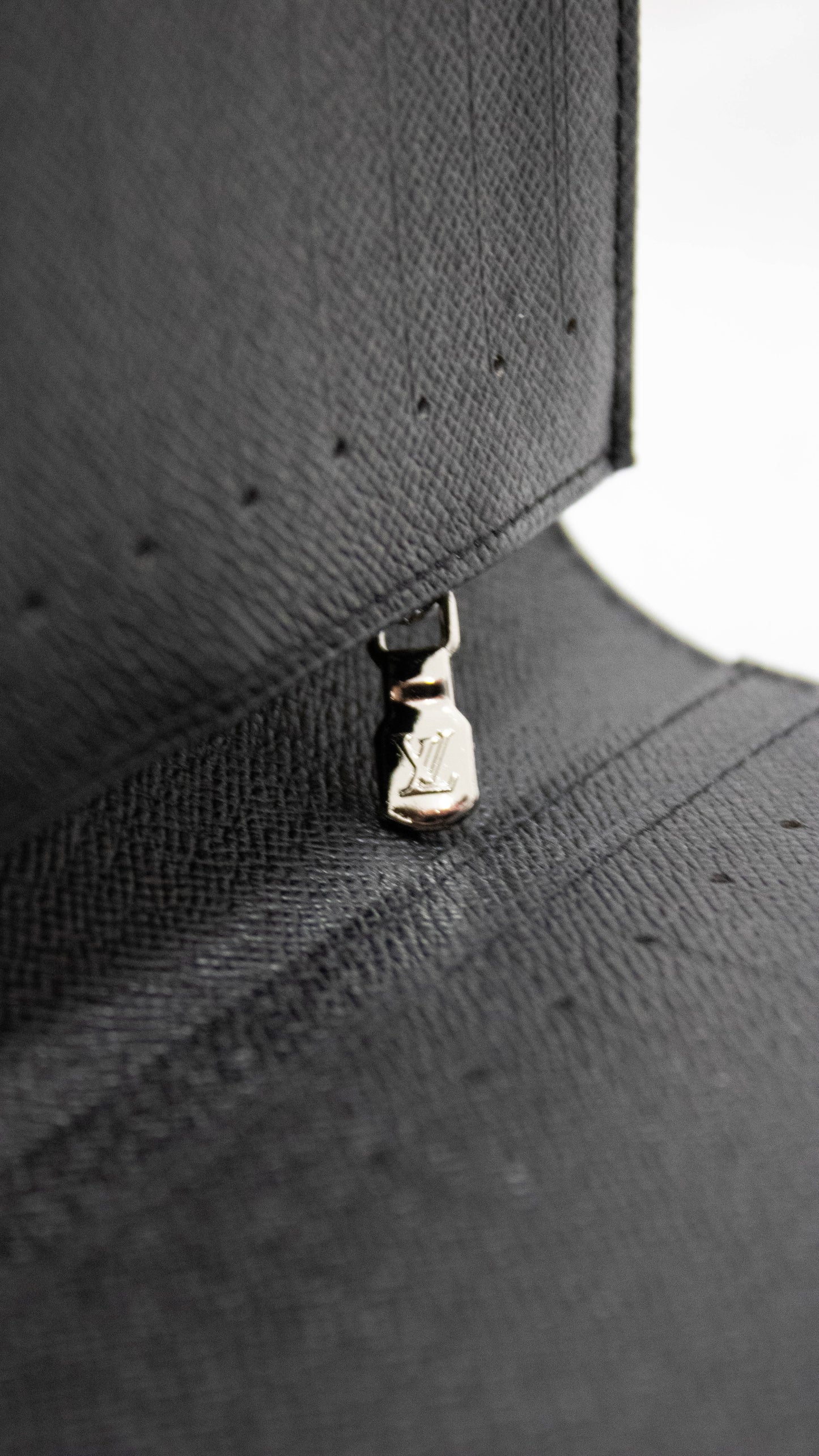 Louis Vuitton Portafoglio verticale Brazza nero da uomo