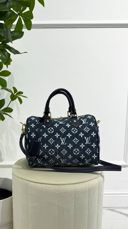 Louis Vuitton Speedy Bandouliere in denim