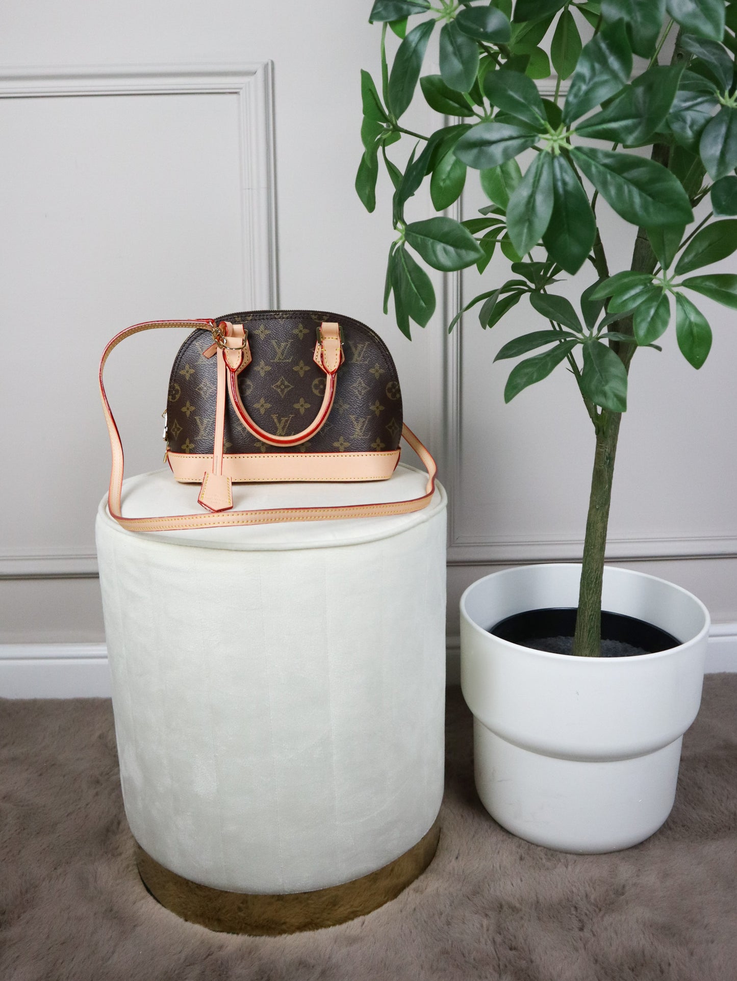 Louis Vuitton Alma monogram