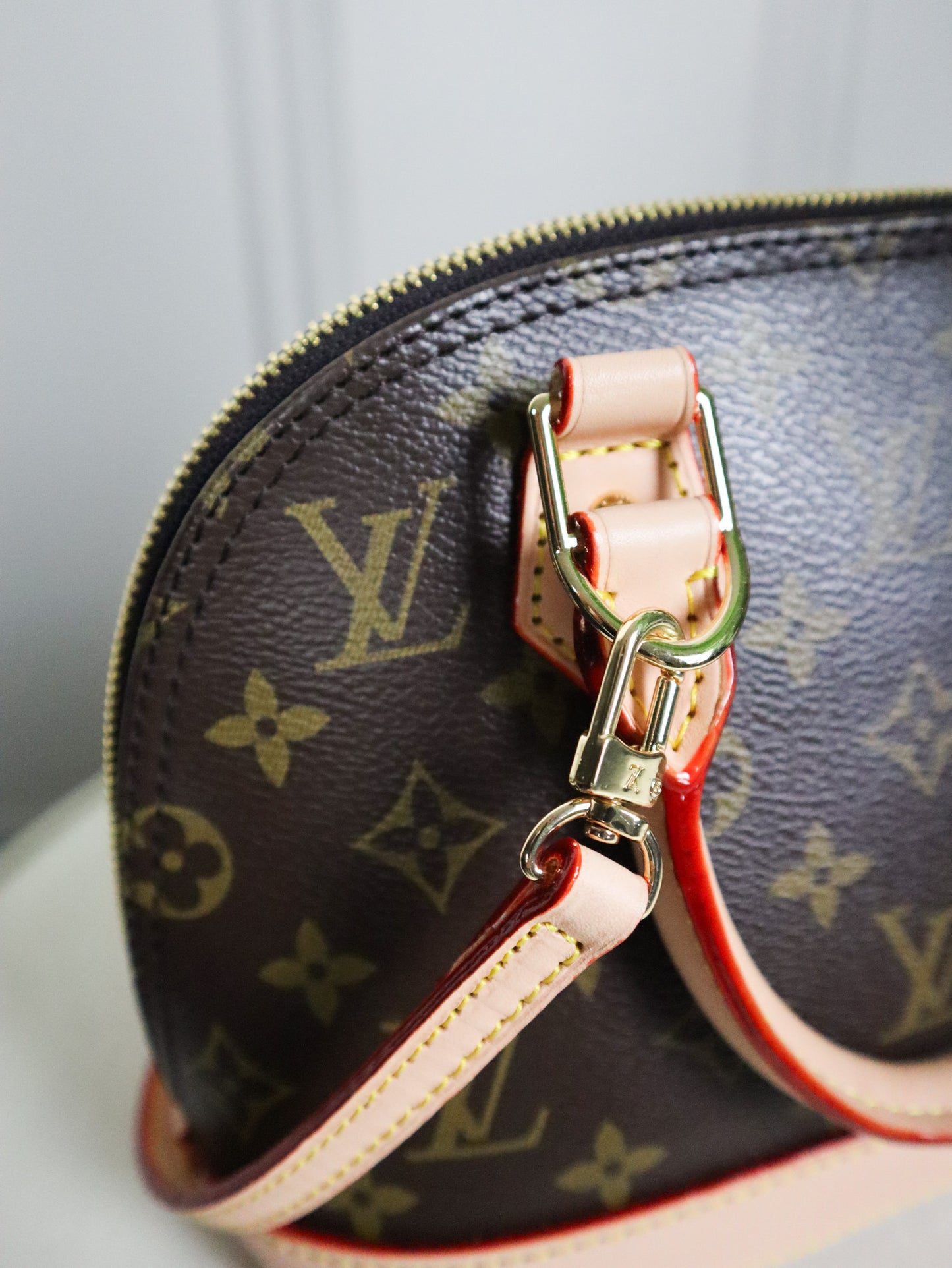 Louis Vuitton Alma monogram