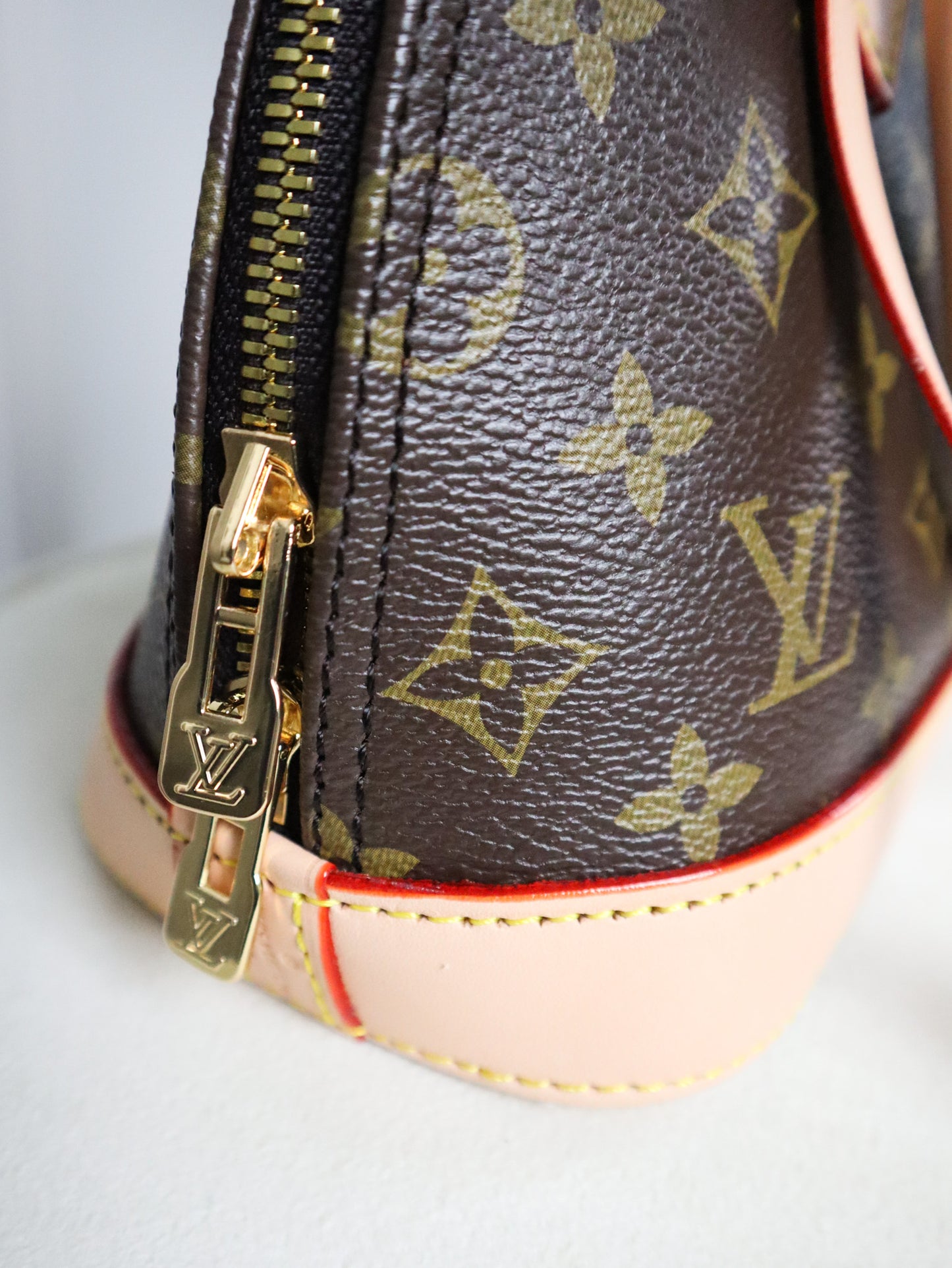 Louis Vuitton Alma monogram