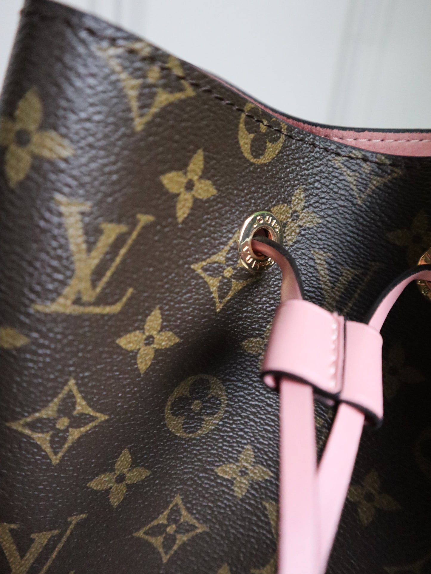 Louis Vuitton Borsa Neonoè monogram rosa
