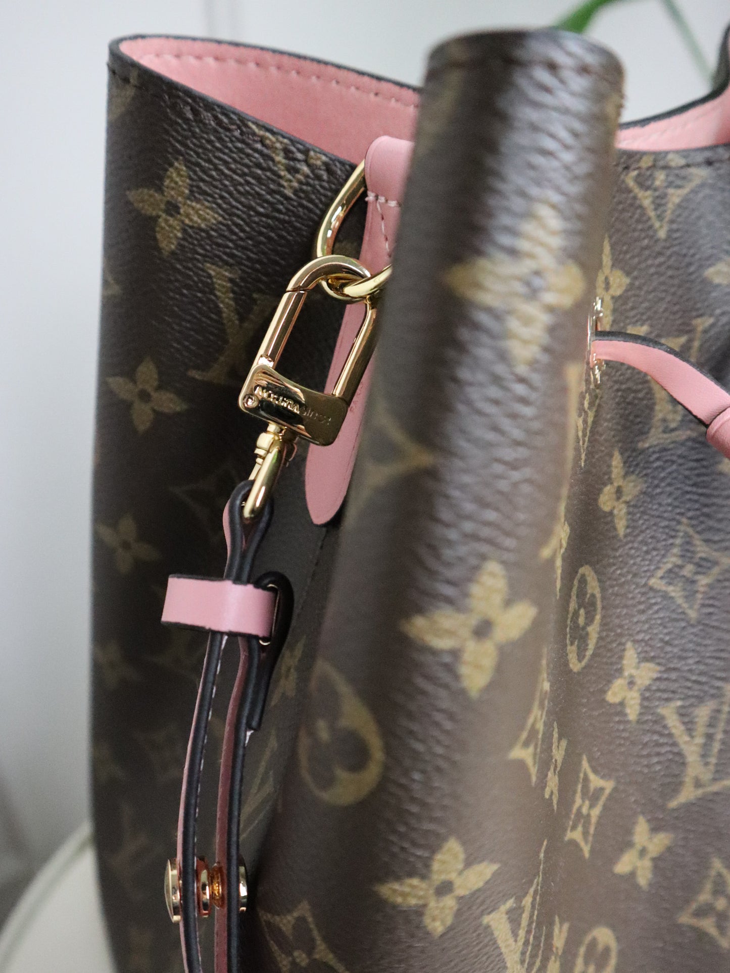 Louis Vuitton Borsa Neonoè monogram rosa