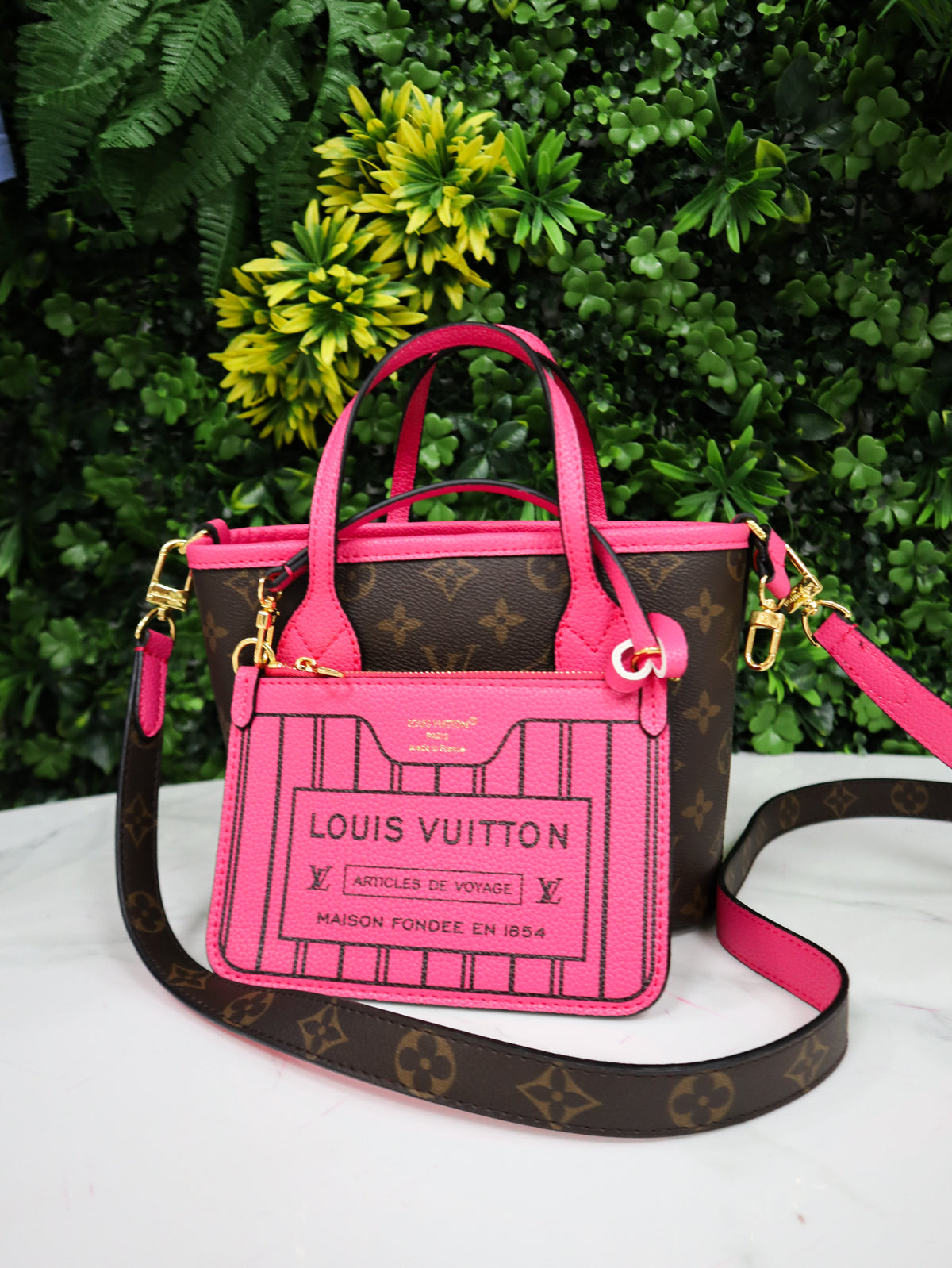 Louis Vuitton Borsa OnTheGo PM Monogram fucsia