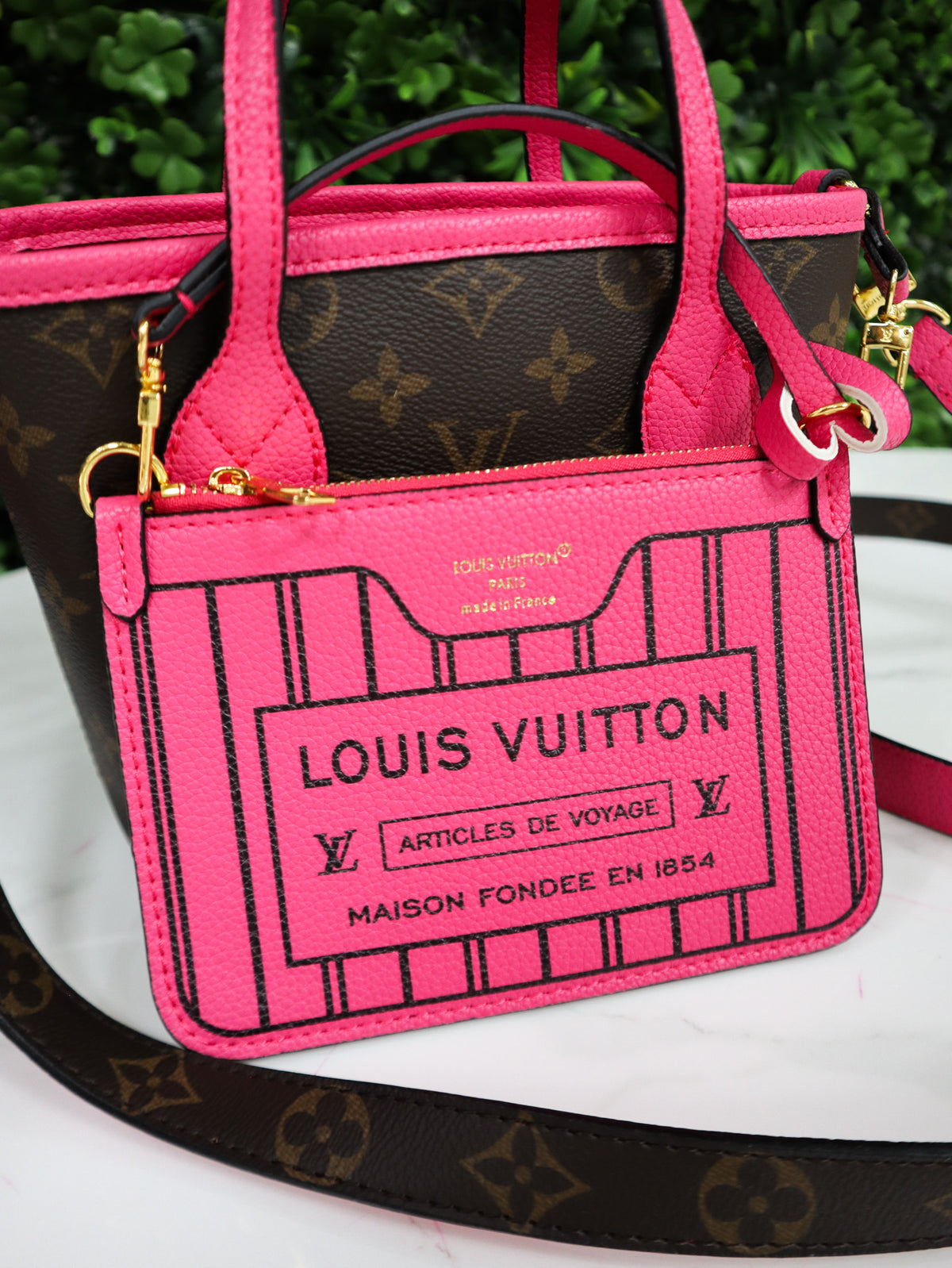 Louis Vuitton Borsa OnTheGo PM Monogram fucsia